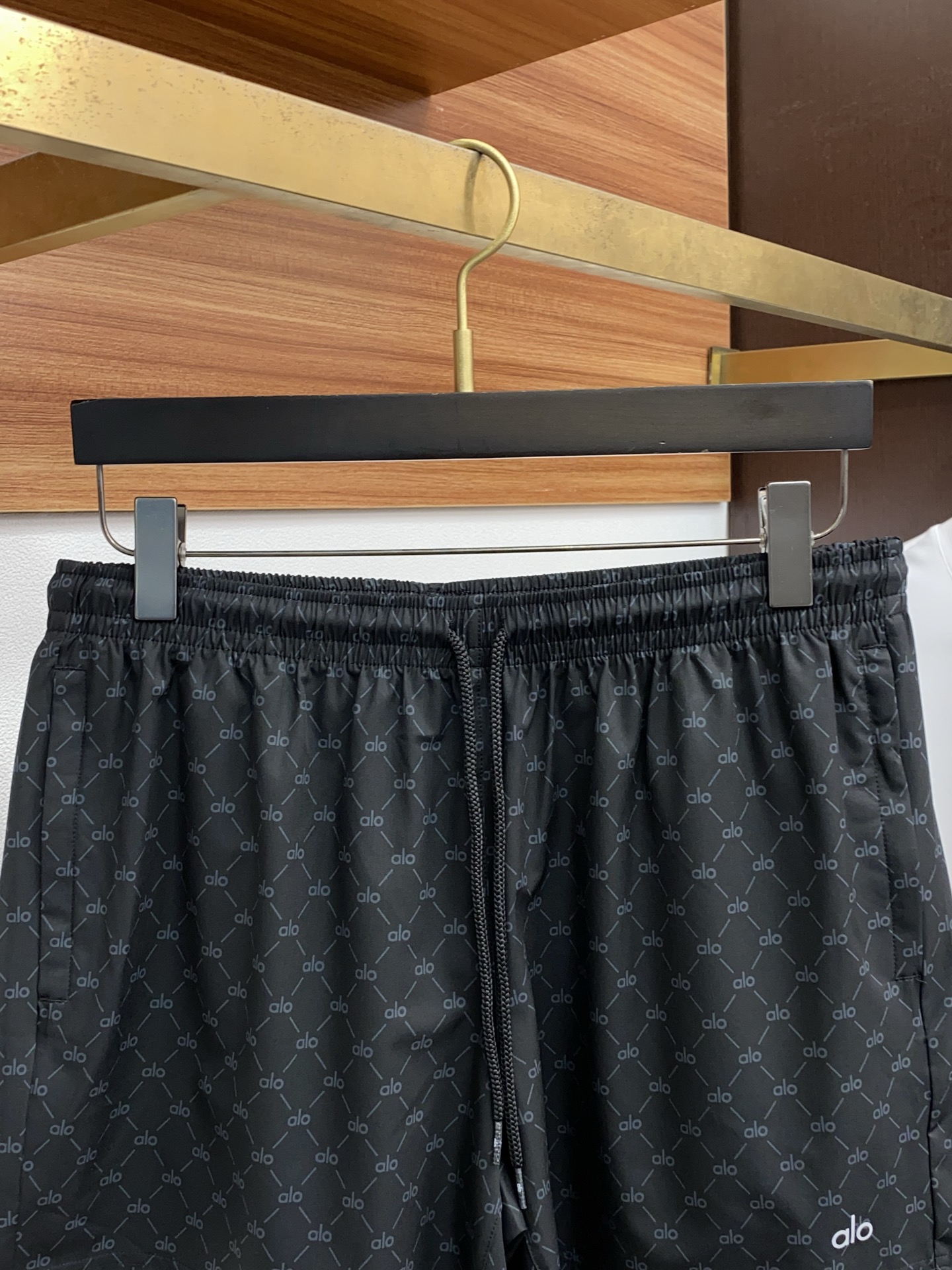 P486 Ola 25s Fashion Shorts: Recommended Luxurious Style with Flowing Line Sense - 图片 2