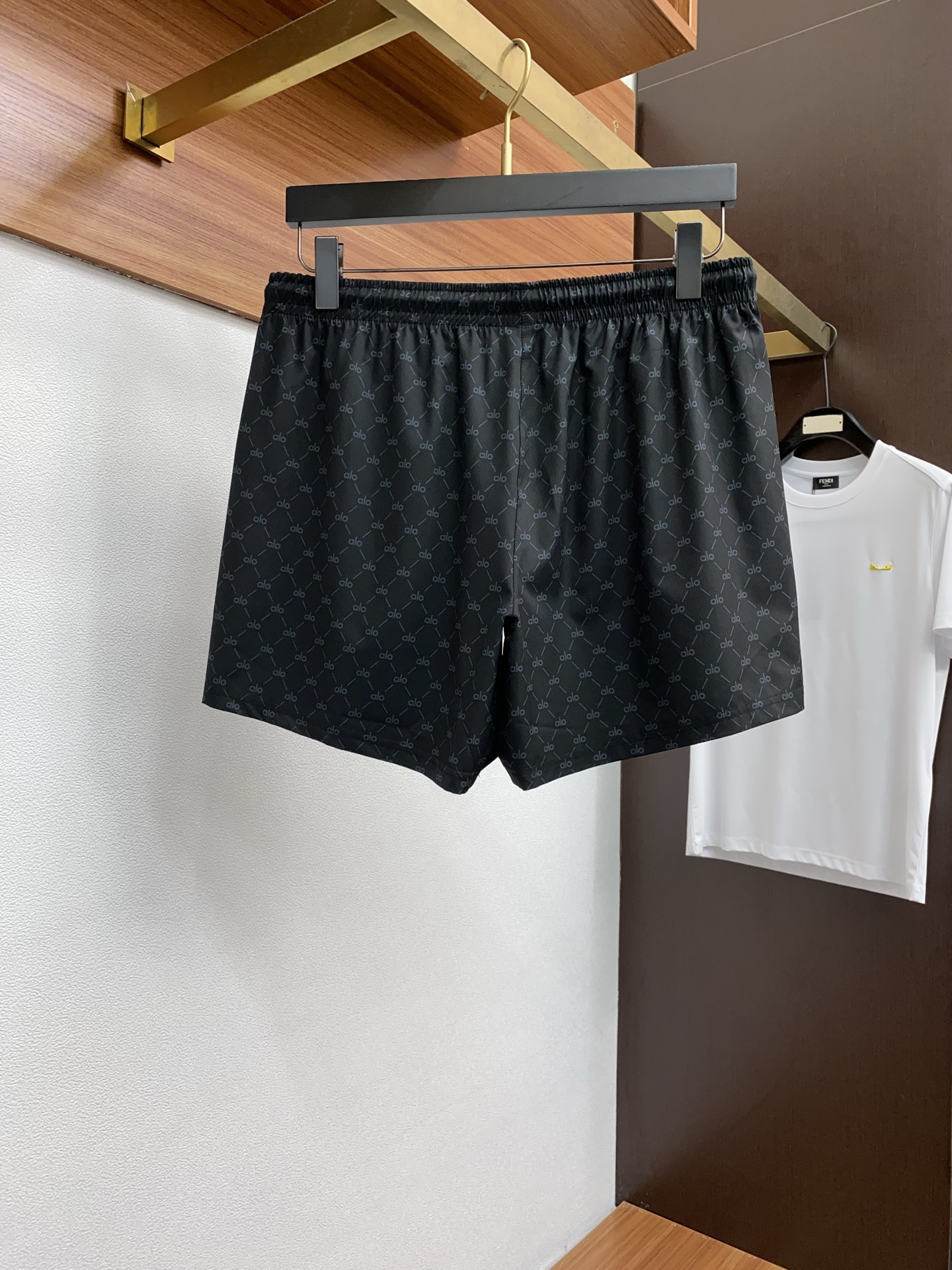 P486 Ola 25s Fashion Shorts: Recommended Luxurious Style with Flowing Line Sense - 图片 8