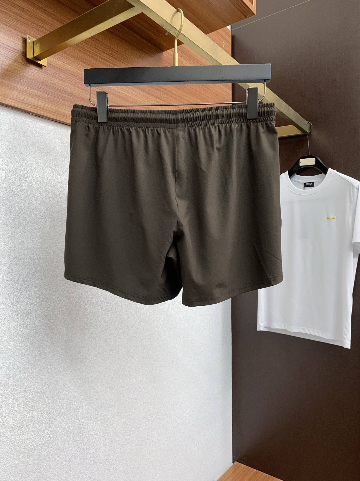 Stylish and Luxurious Ola 25s Fashion Shorts: A Must-Have for Fashion Lovers! - 图片 8