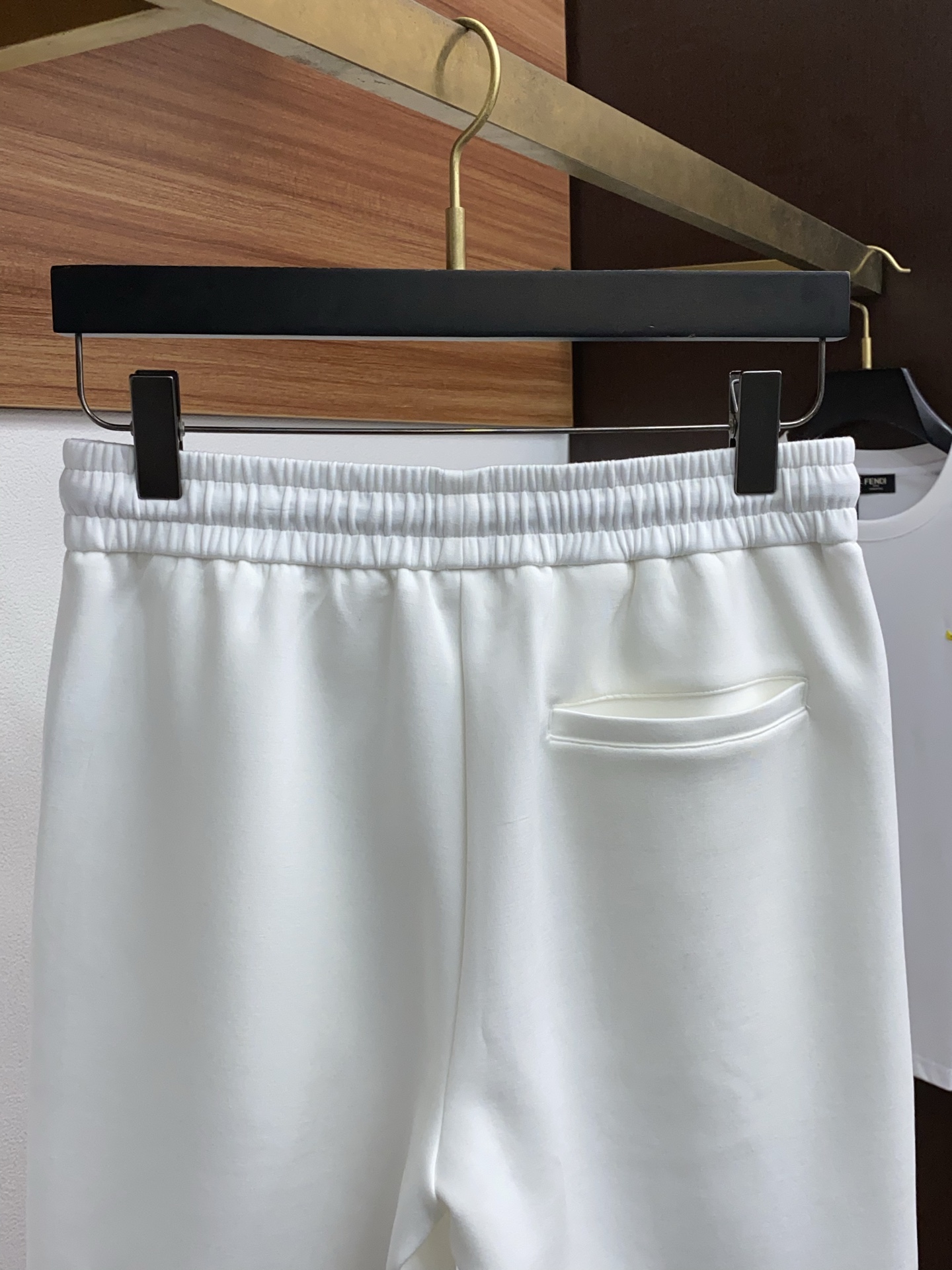 New Fashion Shorts: Super-Flowing, Luxurious, and Gender-Neutral Style - 图片 9