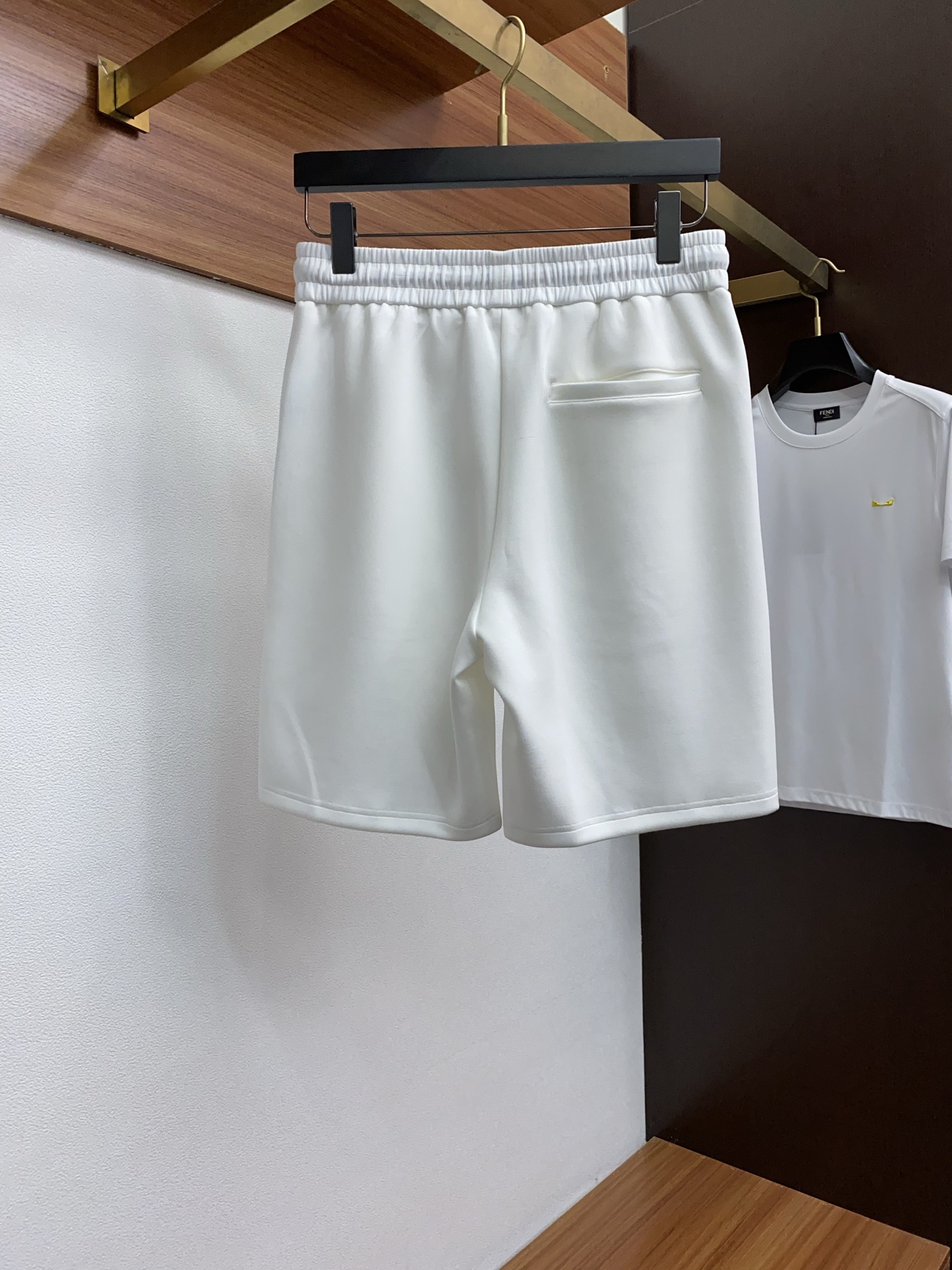 New Fashion Shorts: Super-Flowing, Luxurious, and Gender-Neutral Style - 图片 8