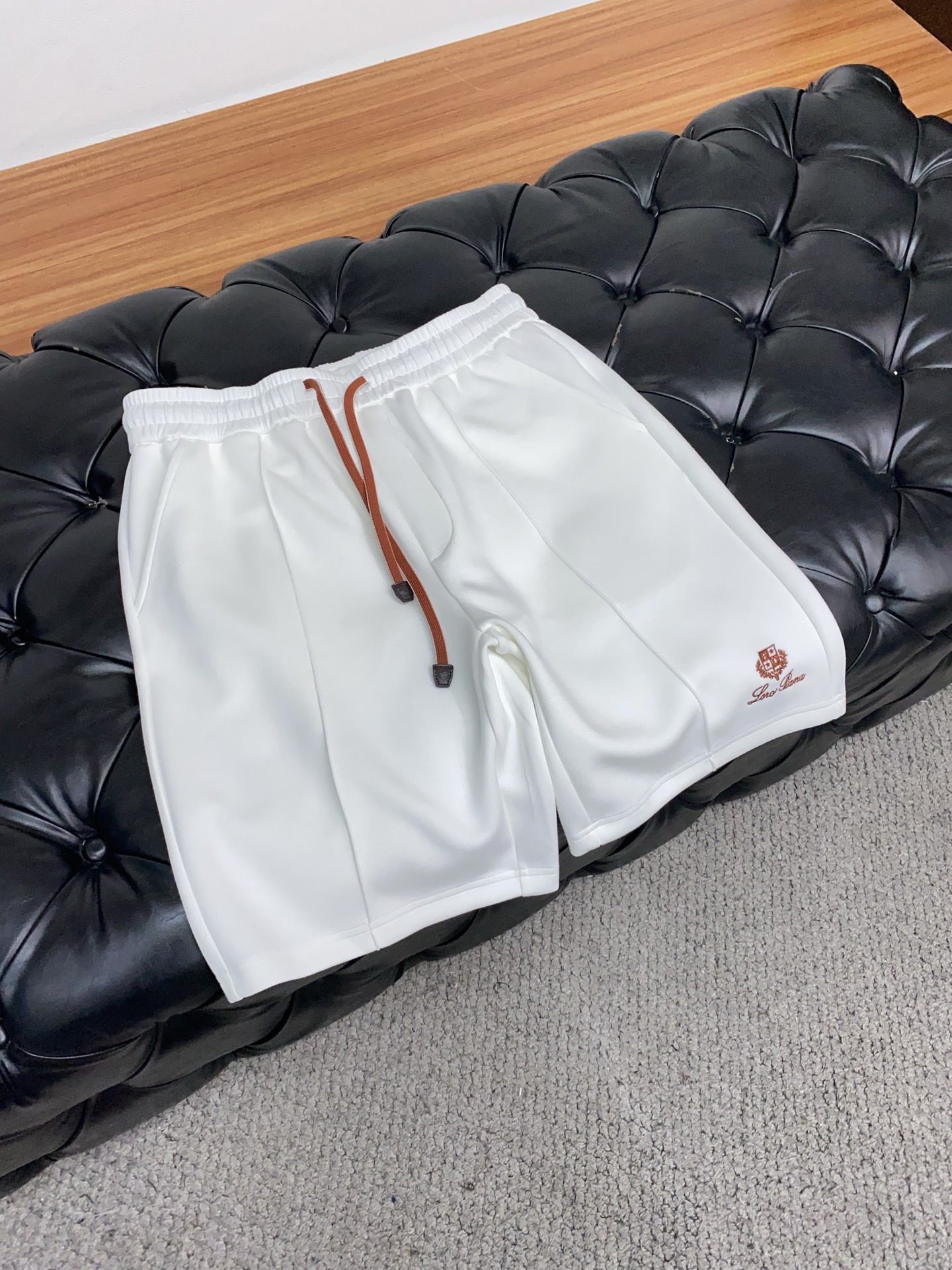 New Fashion Shorts: Super-Flowing, Luxurious, and Gender-Neutral Style - 图片 7