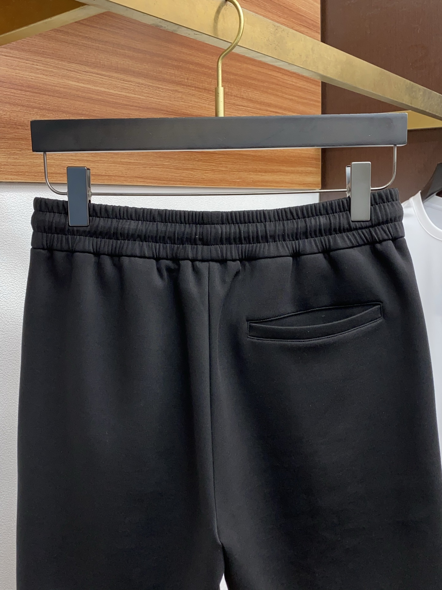 New Fashion Shorts: Super-Flowing, Luxurious, and Gender-Neutral Style - 图片 9