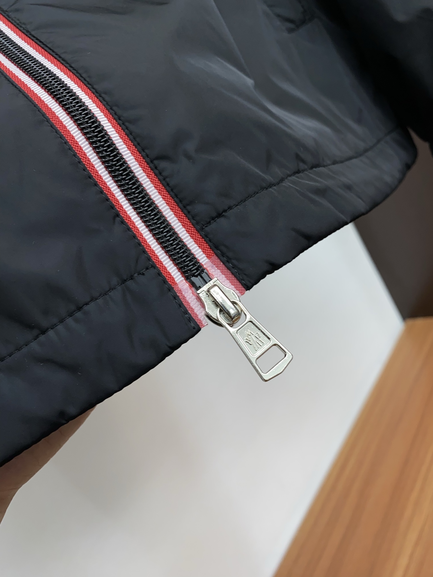  蒙口 
2025年秋冬新款 官网 高端原厂代工出品，
官方经典王牌单品！最新棉衣夹克外套 多明星穿搭示