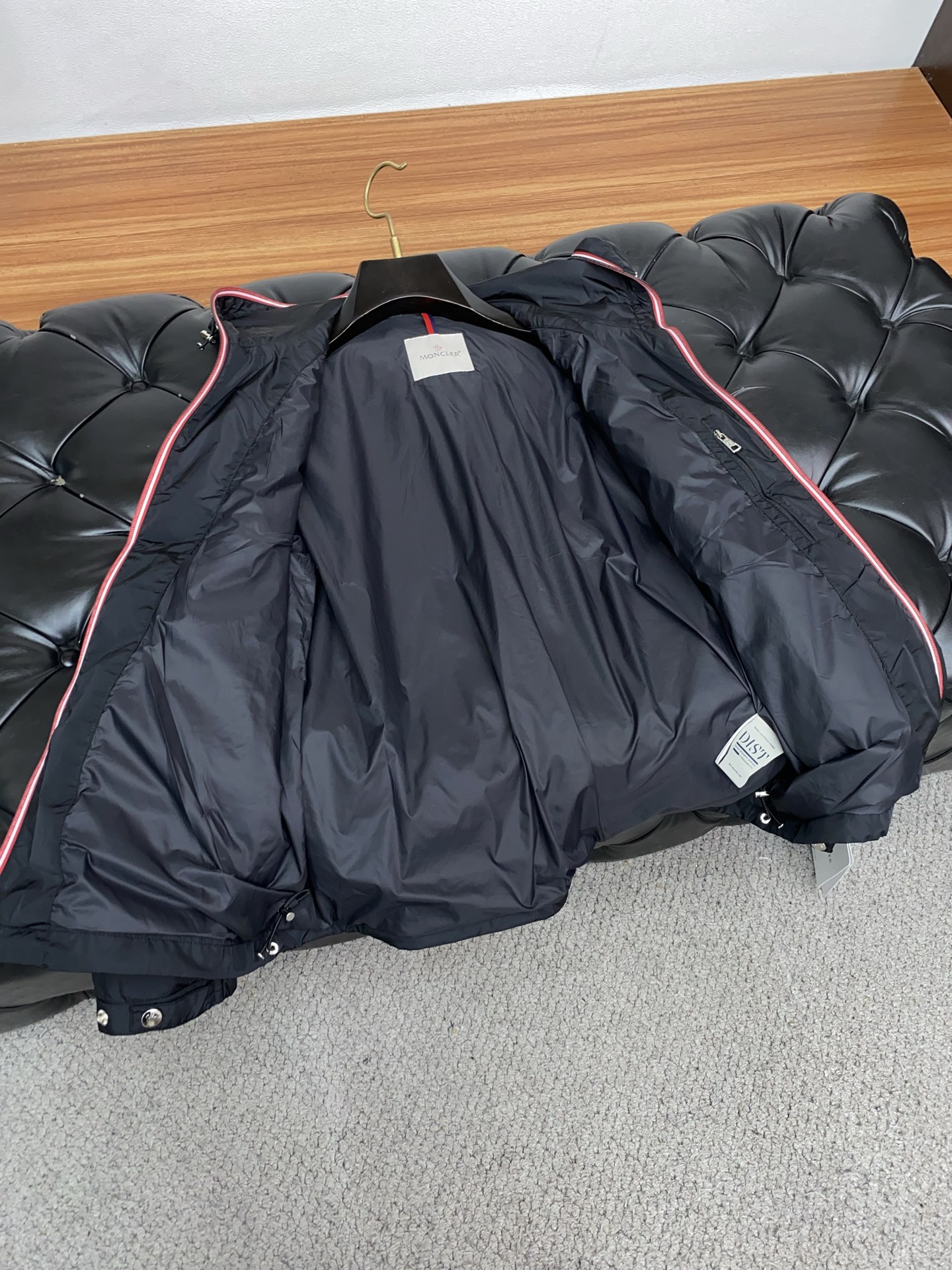  蒙口 
2025年秋冬新款 官网 高端原厂代工出品，
官方经典王牌单品！最新棉衣夹克外套 多明星穿搭示