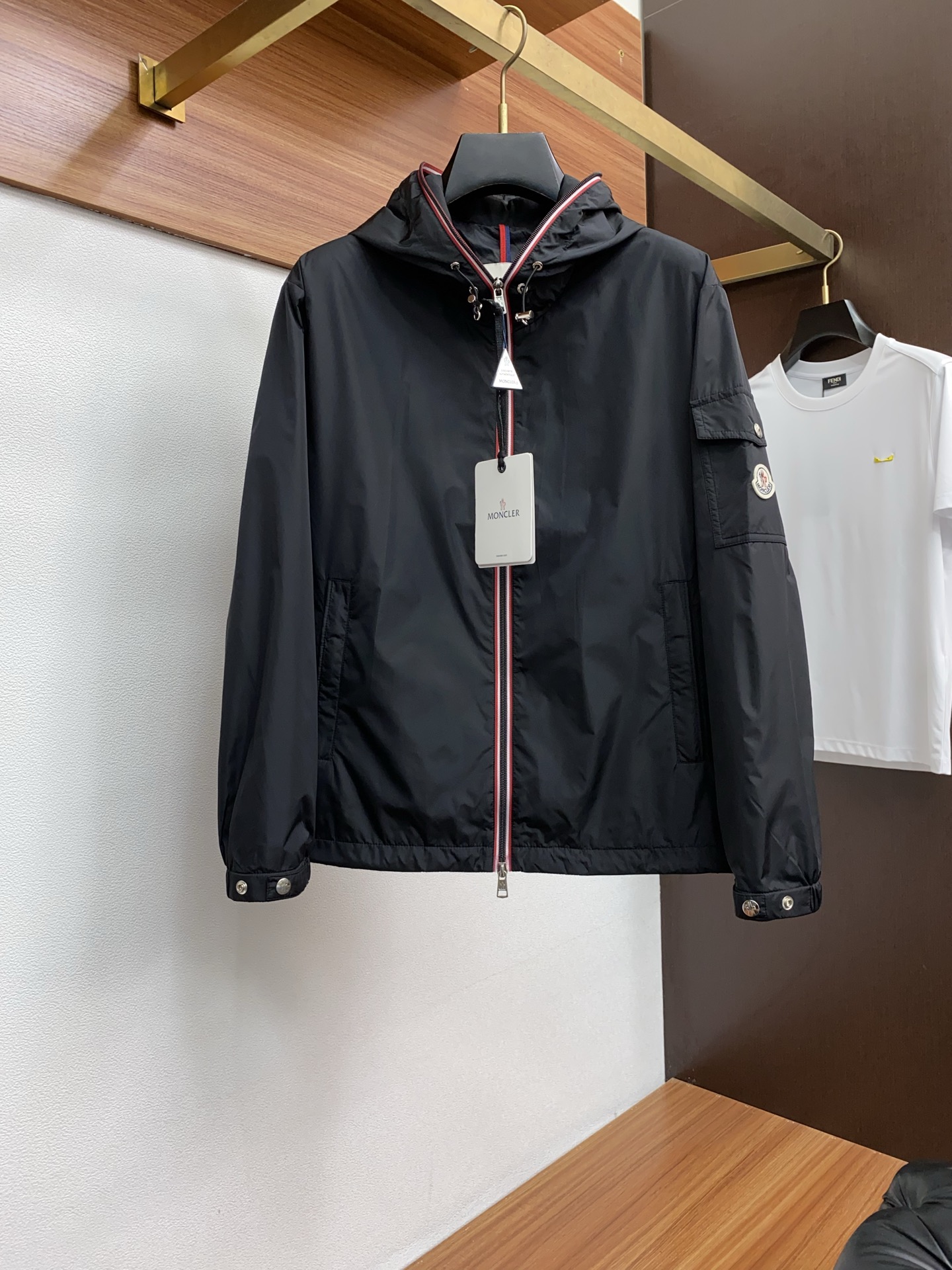  蒙口 
2025年秋冬新款 官网 高端原厂代工出品，
官方经典王牌单品！最新棉衣夹克外套 多明星穿搭示