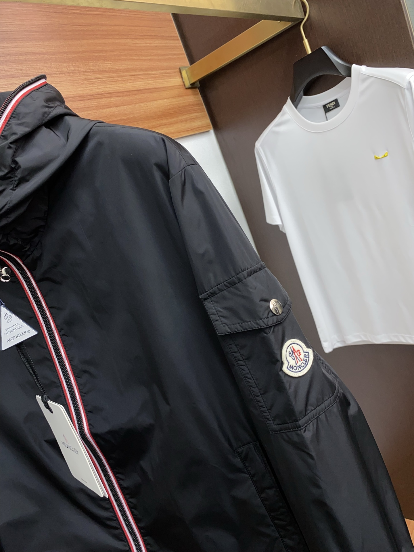  蒙口 
2025年秋冬新款 官网 高端原厂代工出品，
官方经典王牌单品！最新棉衣夹克外套 多明星穿搭示