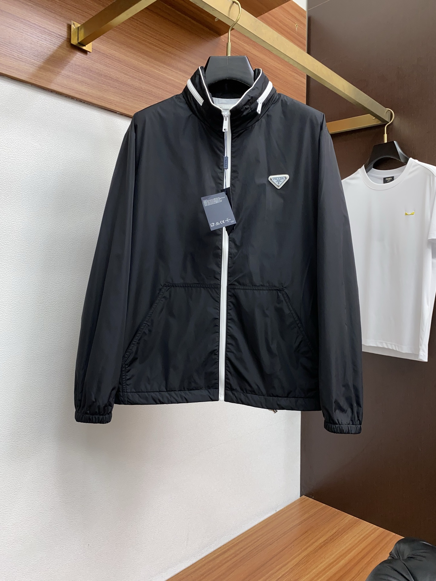 Prada Heren Jas - Stijlvolle Overgangsjas voor Outdoor & Casual Gebruik