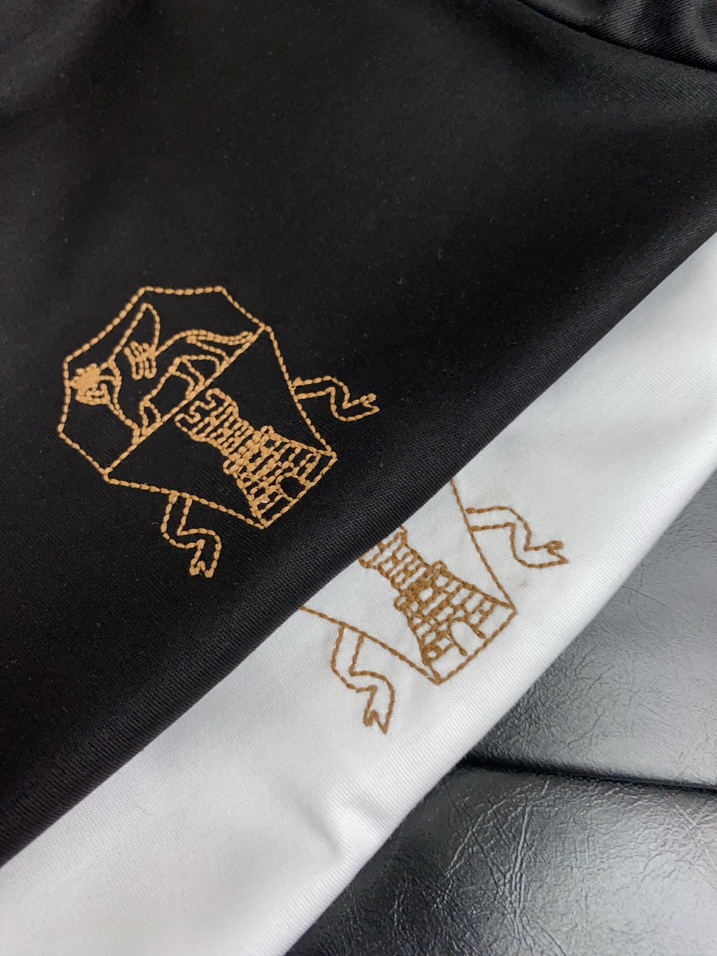 Bc 2026春夏新款首发专柜最新款圆领短袖 高端订制 设计前卫时尚！品牌logo重工艺设计 高端定制1