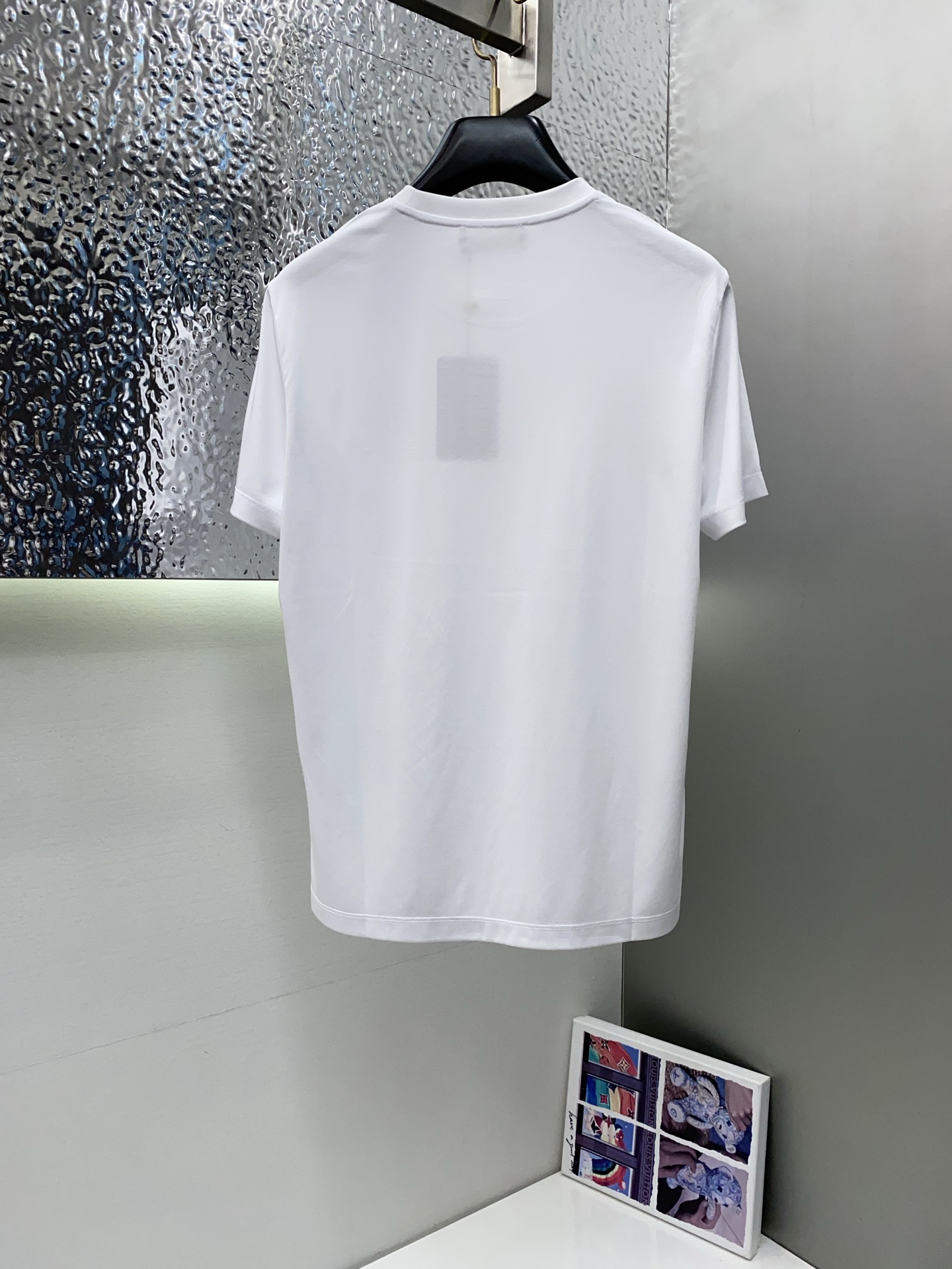 Loro Piana 诺悠翩雅 2026春夏新款首发专柜最新款圆领短袖 高端订制 设计前卫时尚！品牌lo