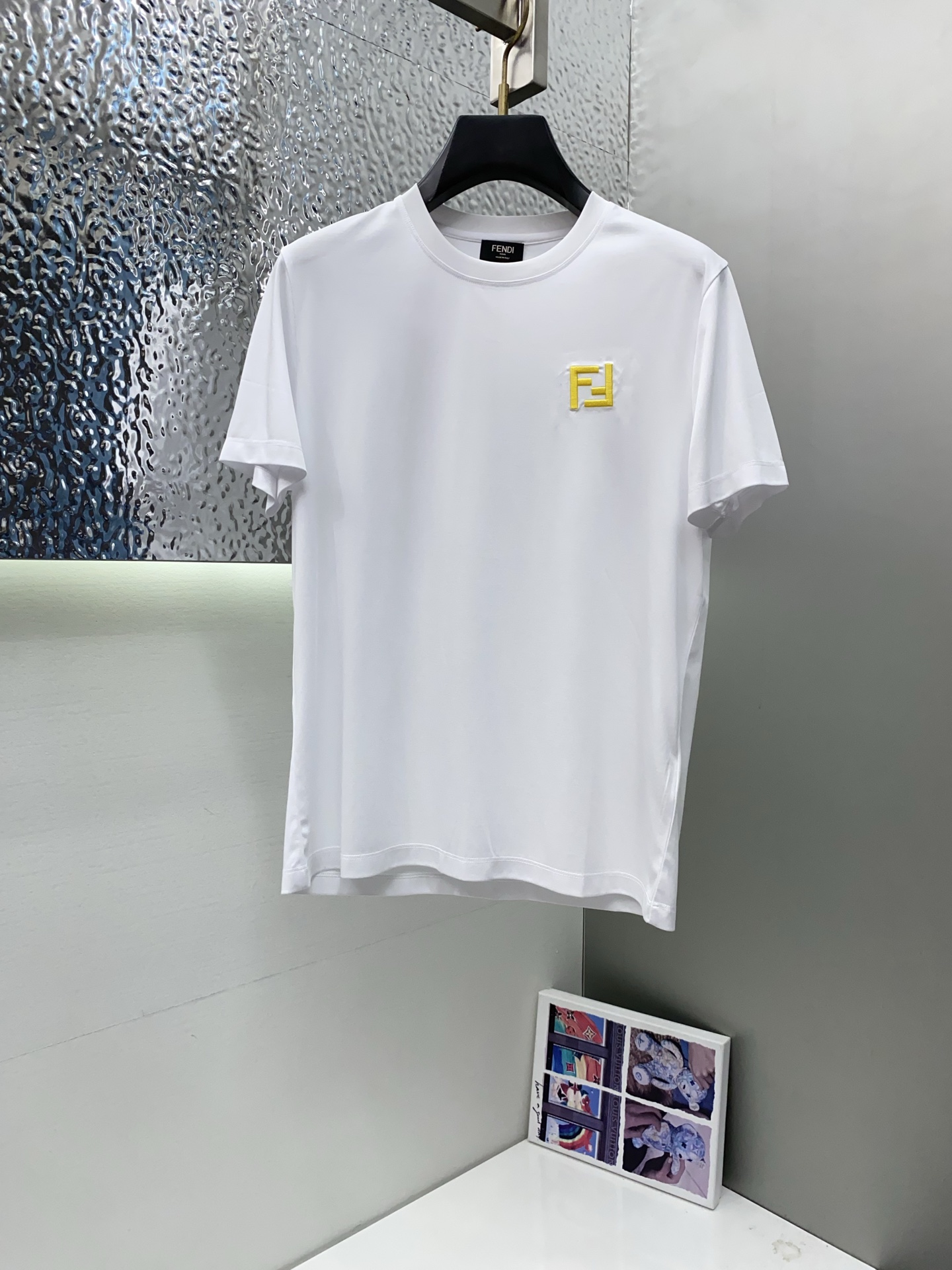 芬迪 2026春夏新款首发专柜最新款圆领短袖 高端订制 设计前卫时尚！品牌logo重工艺设计 高端定制1
