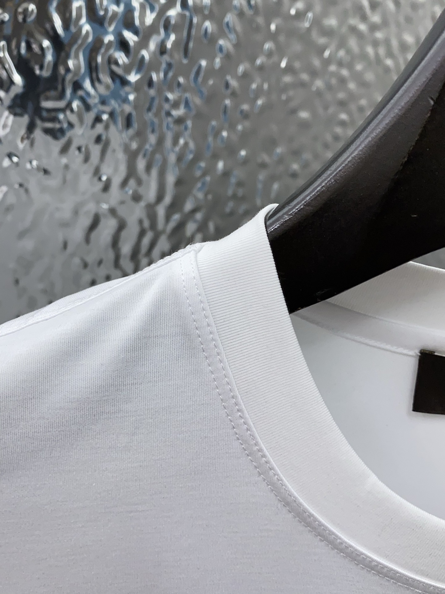Loro Piana 诺悠翩雅 2026春夏新款首发专柜最新款圆领短袖 高端订制 设计前卫时尚！品牌lo