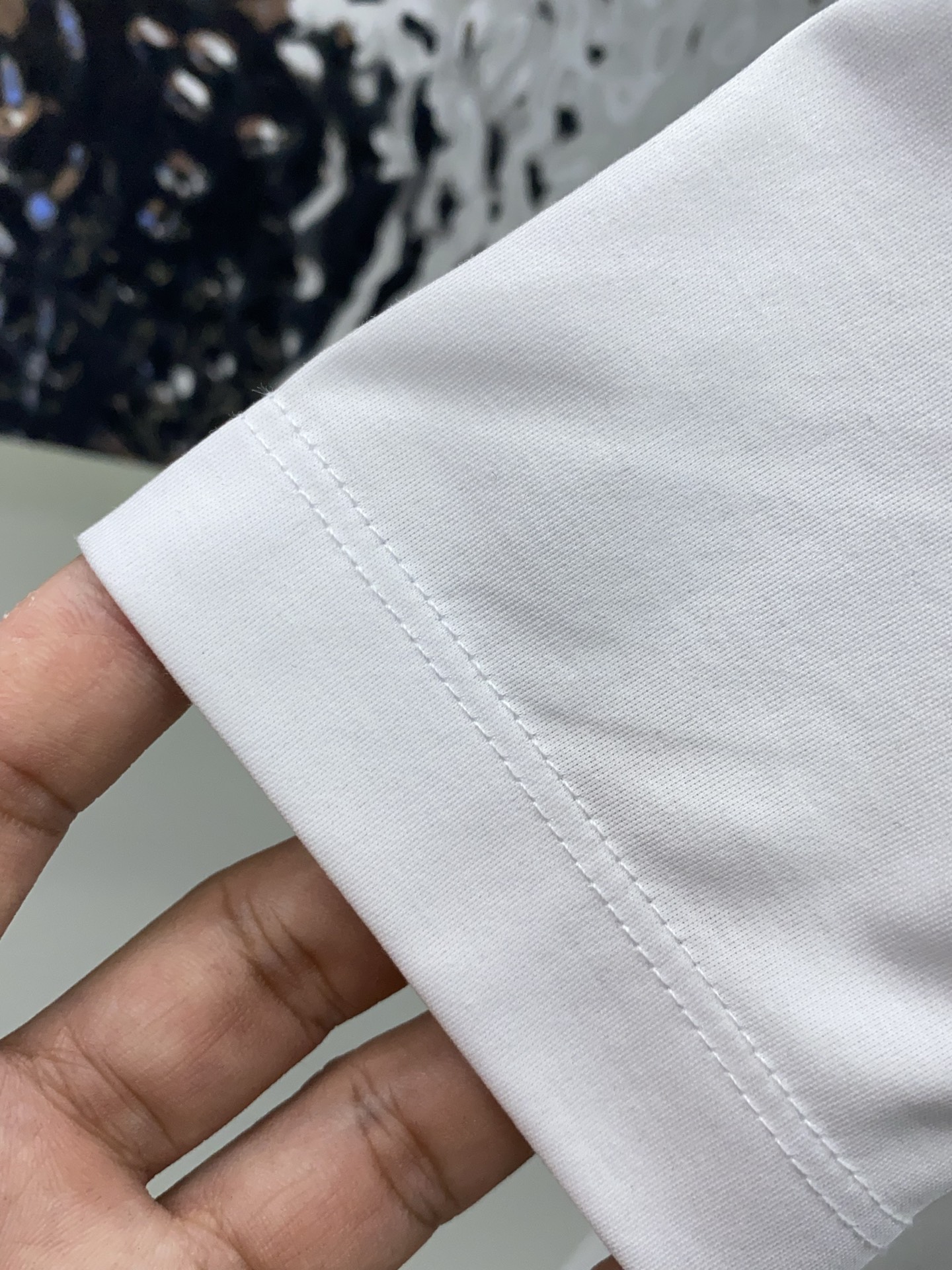 Loro Piana 诺悠翩雅 2026春夏新款首发专柜最新款圆领短袖 高端订制 设计前卫时尚！品牌lo
