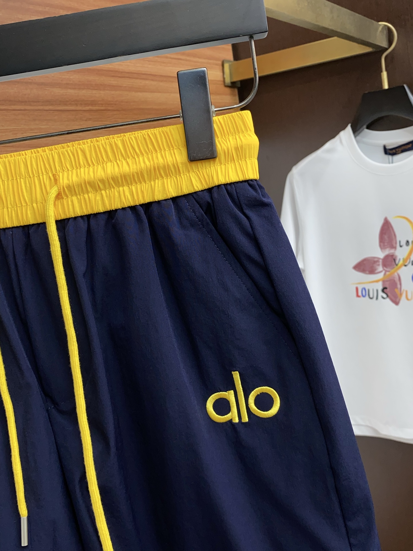 “2025 Summer New Edition Leisure Shorts: All-Powerful, Customized Fabric, High-End Comfort” - 图片 3