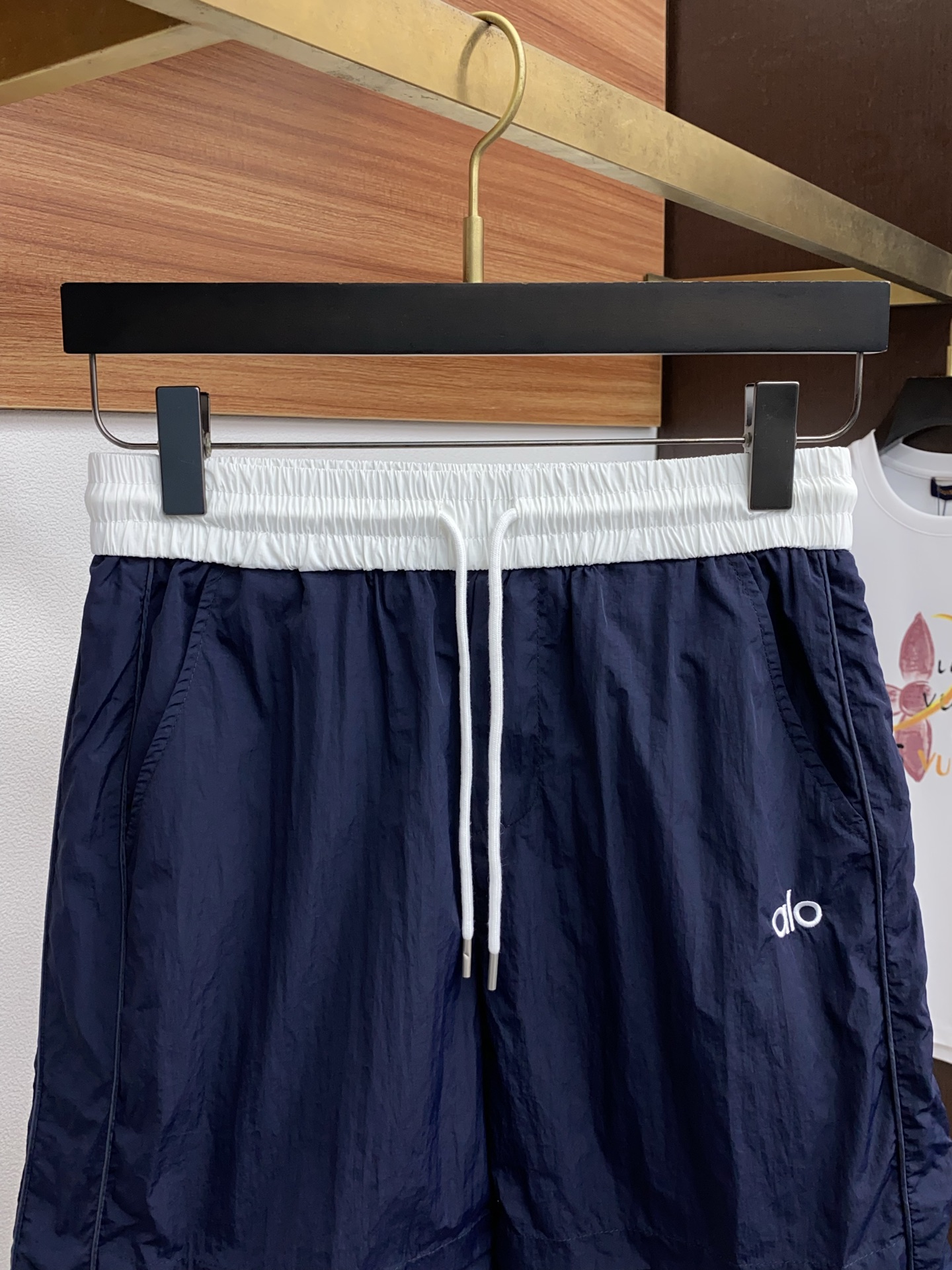 “2025 Summer New Edition Leisure Shorts: All-Powerful, Customized Fabric, High-End Comfort” - 图片 2