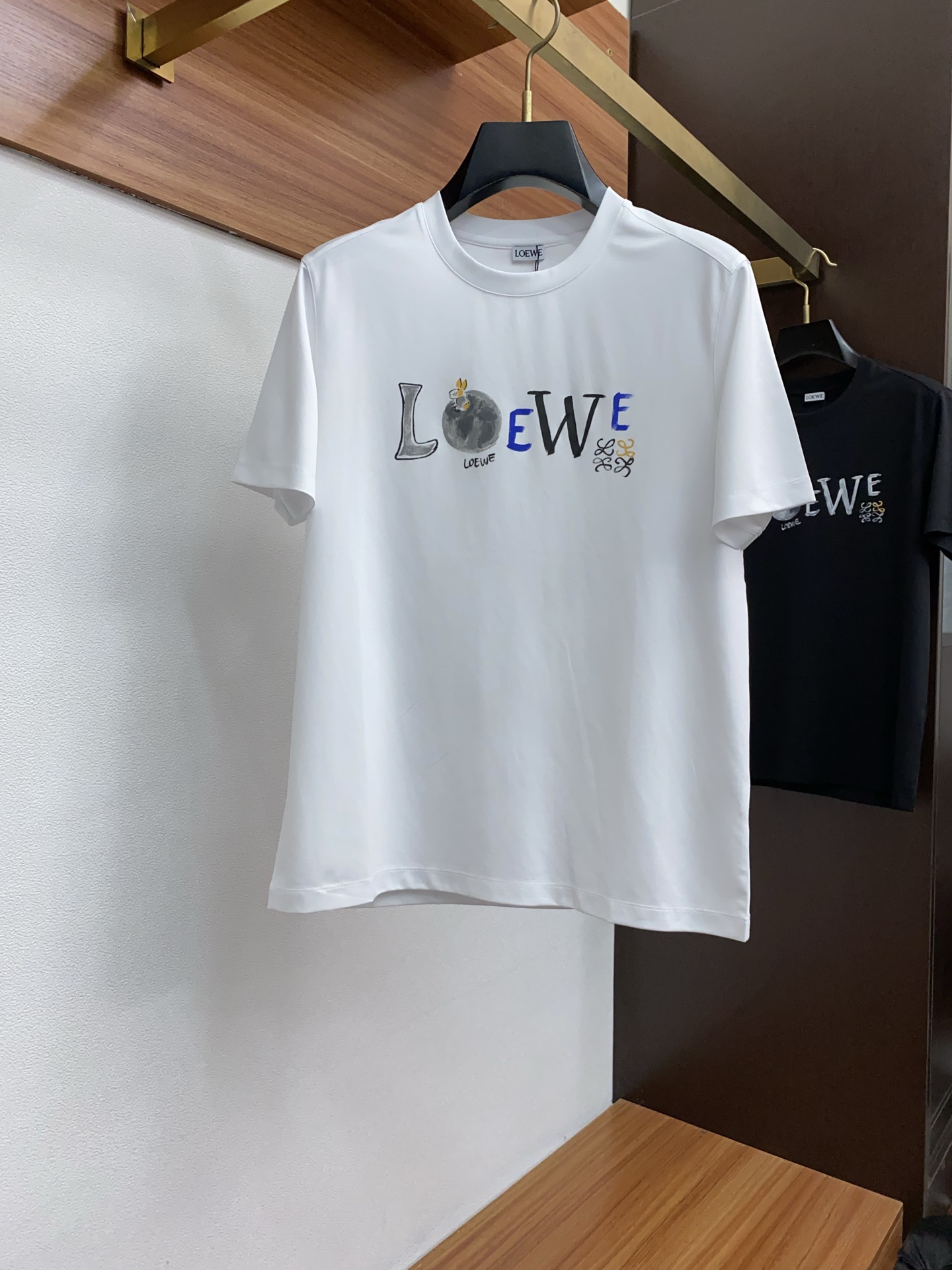  罗意威 2025春夏新款首发专柜最新款圆领短袖 高端订制 设计前卫时尚！品牌logo重工艺设计 高端定