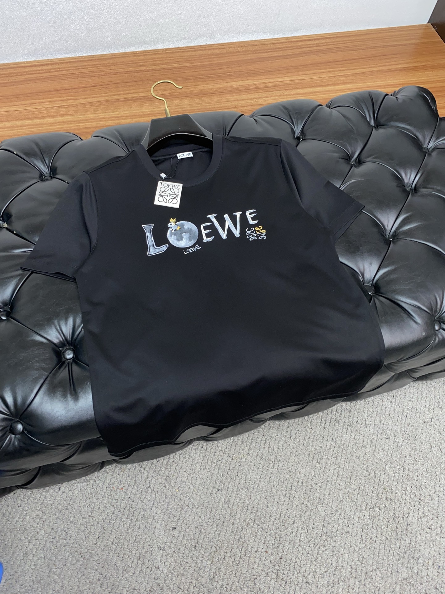  罗意威 2025春夏新款首发专柜最新款圆领短袖 高端订制 设计前卫时尚！品牌logo重工艺设计 高端定