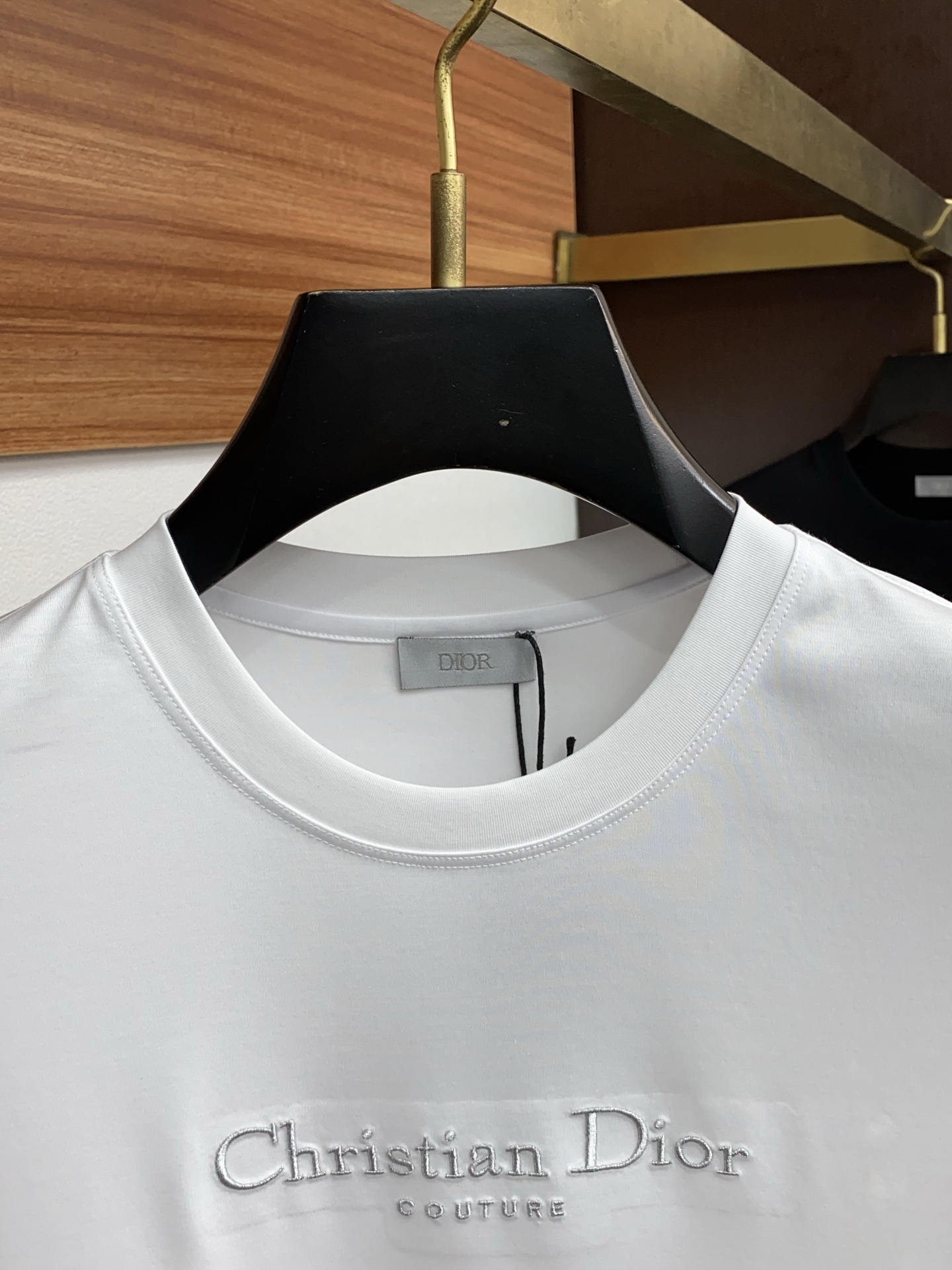  迪奥 2025春夏新款首发专柜最新款圆领短袖 高端订制 设计前卫时尚！品牌logo重工艺设计 高端定制
