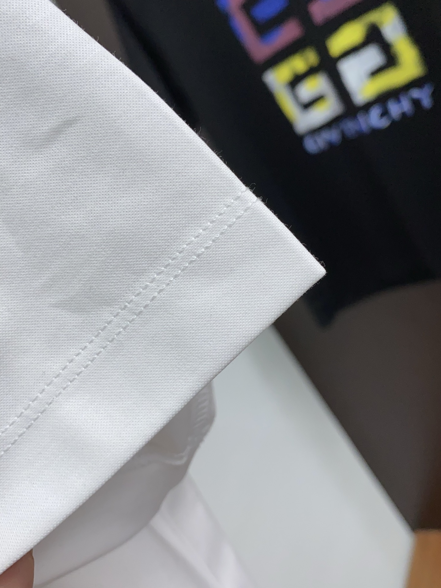  罗意威 2025春夏新款首发专柜最新款圆领短袖 高端订制 设计前卫时尚！品牌logo重工艺设计 高端定