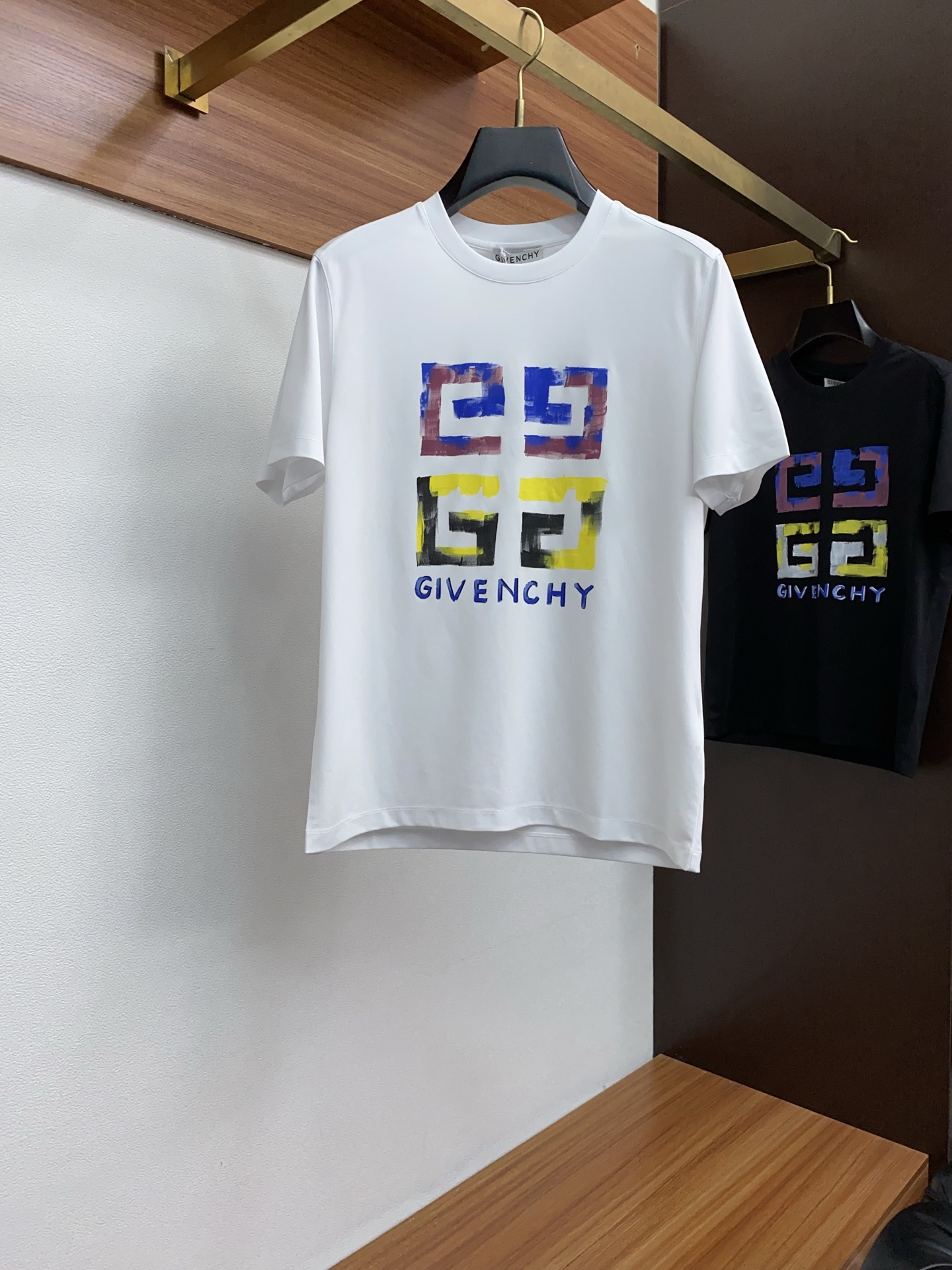  罗意威 2025春夏新款首发专柜最新款圆领短袖 高端订制 设计前卫时尚！品牌logo重工艺设计 高端定