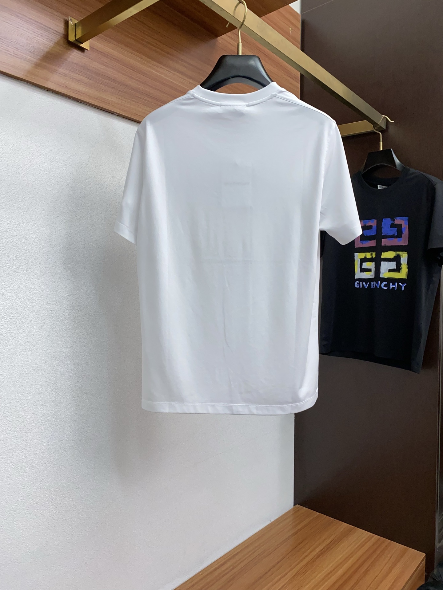  罗意威 2025春夏新款首发专柜最新款圆领短袖 高端订制 设计前卫时尚！品牌logo重工艺设计 高端定