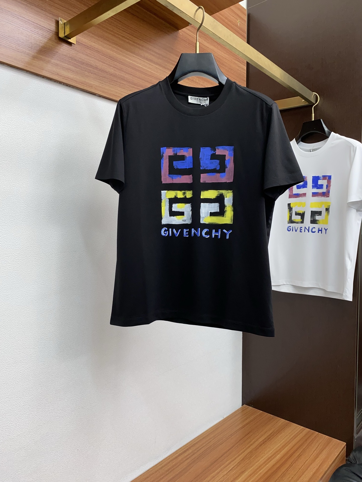  罗意威 2025春夏新款首发专柜最新款圆领短袖 高端订制 设计前卫时尚！品牌logo重工艺设计 高端定