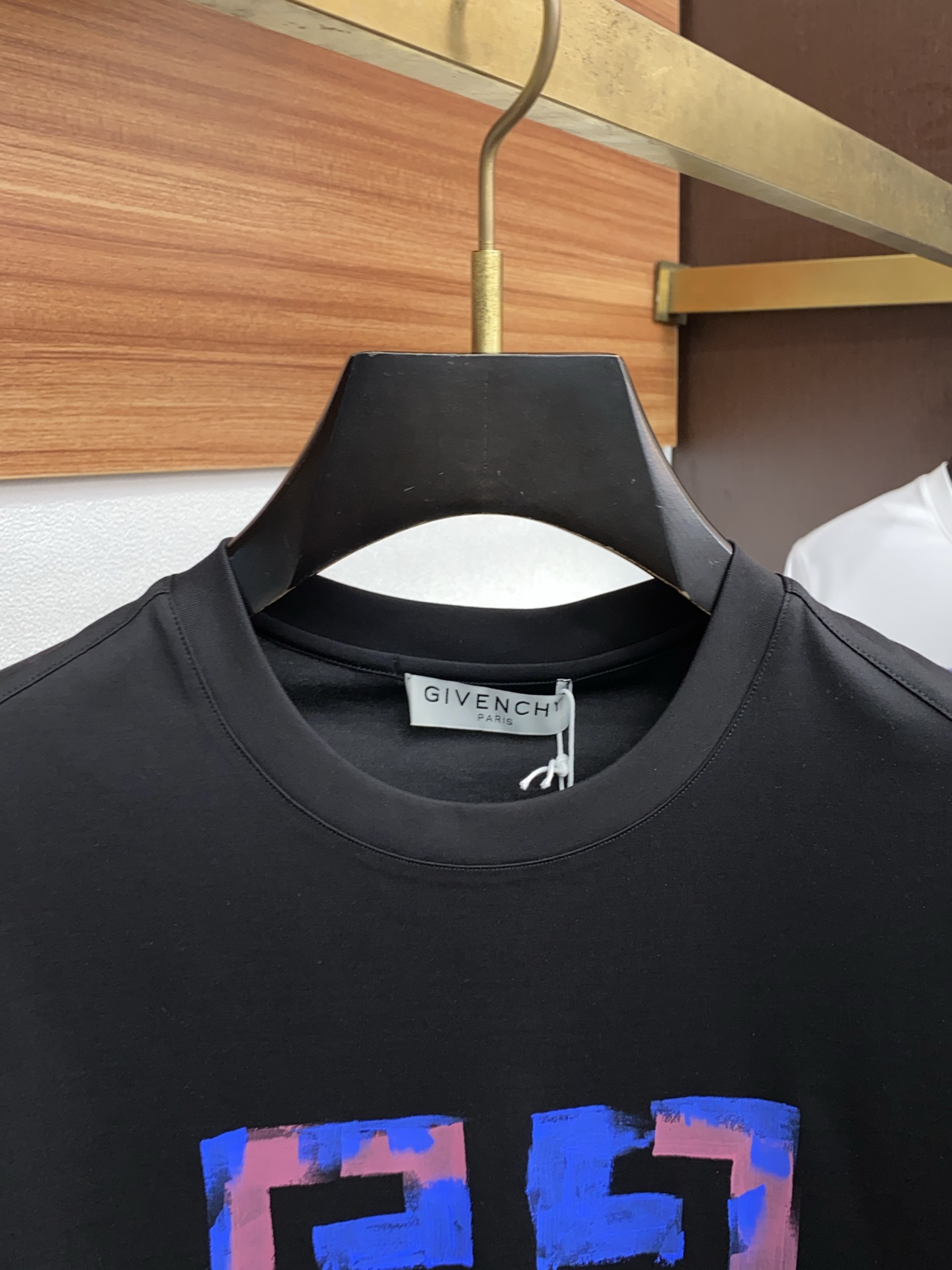  罗意威 2025春夏新款首发专柜最新款圆领短袖 高端订制 设计前卫时尚！品牌logo重工艺设计 高端定