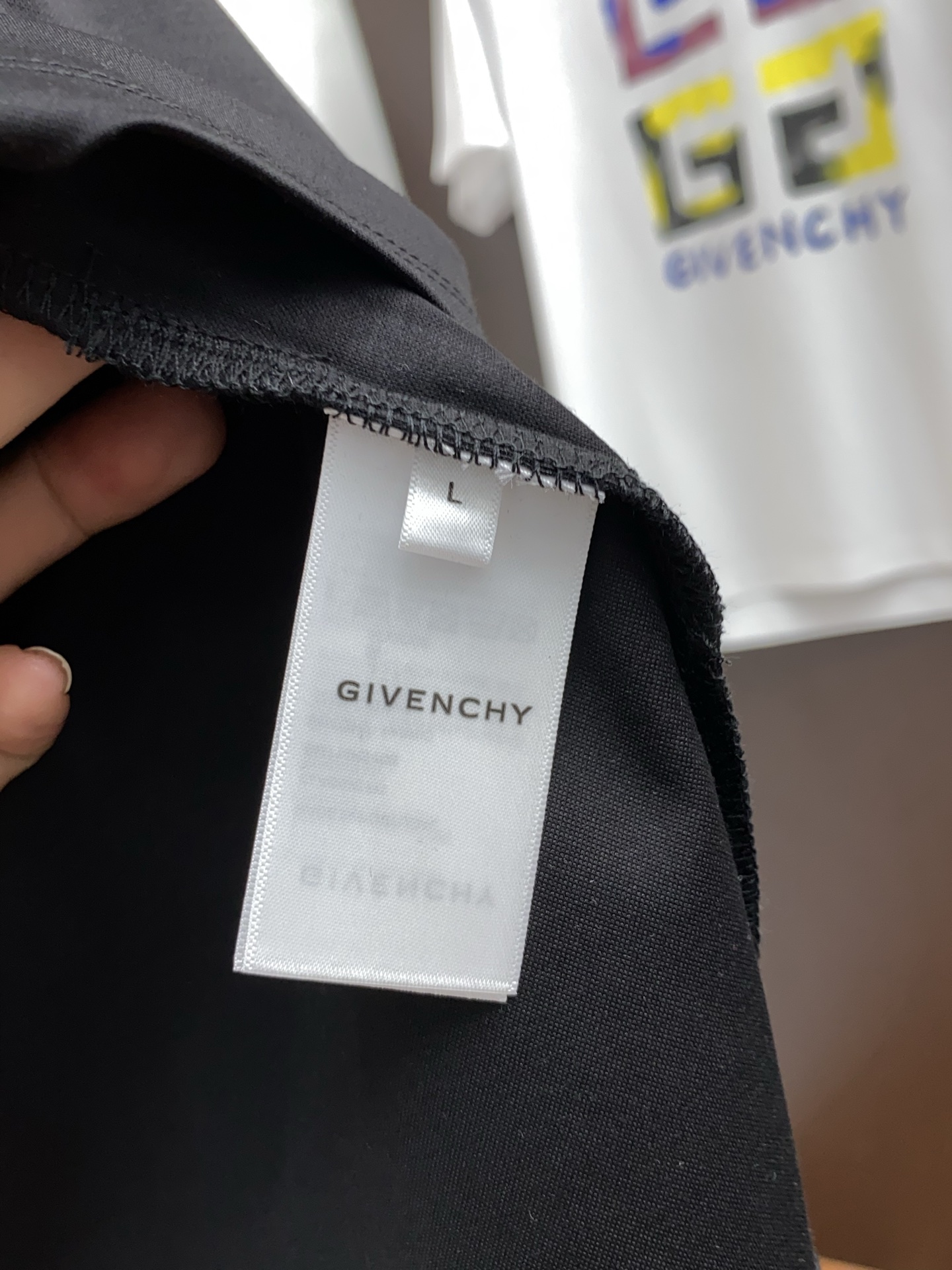  罗意威 2025春夏新款首发专柜最新款圆领短袖 高端订制 设计前卫时尚！品牌logo重工艺设计 高端定