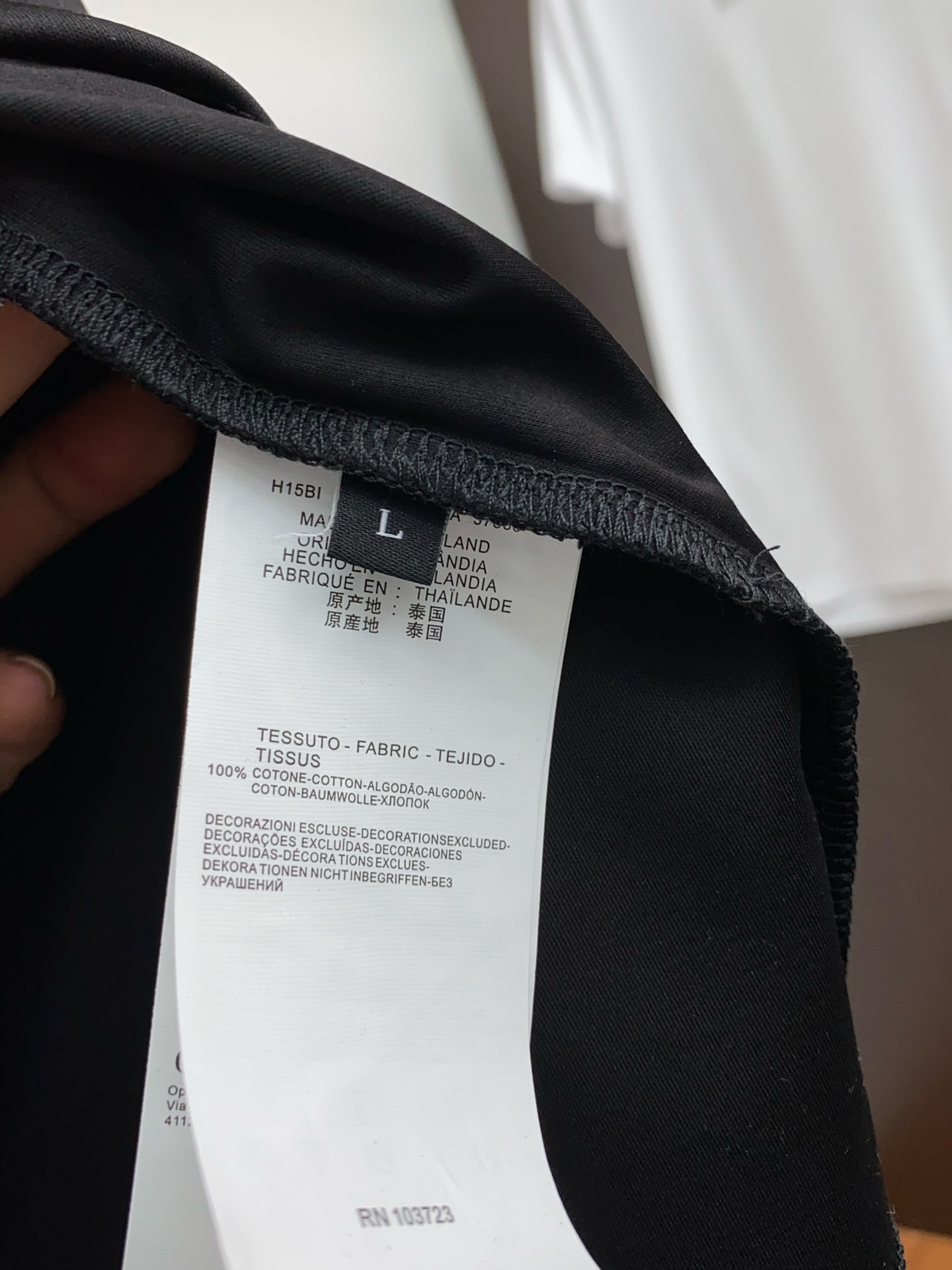 阿玛尼 2025春夏新款首发专柜最新款圆领短袖 高端订制 设计前卫时尚！品牌logo重工艺设计 高端定制