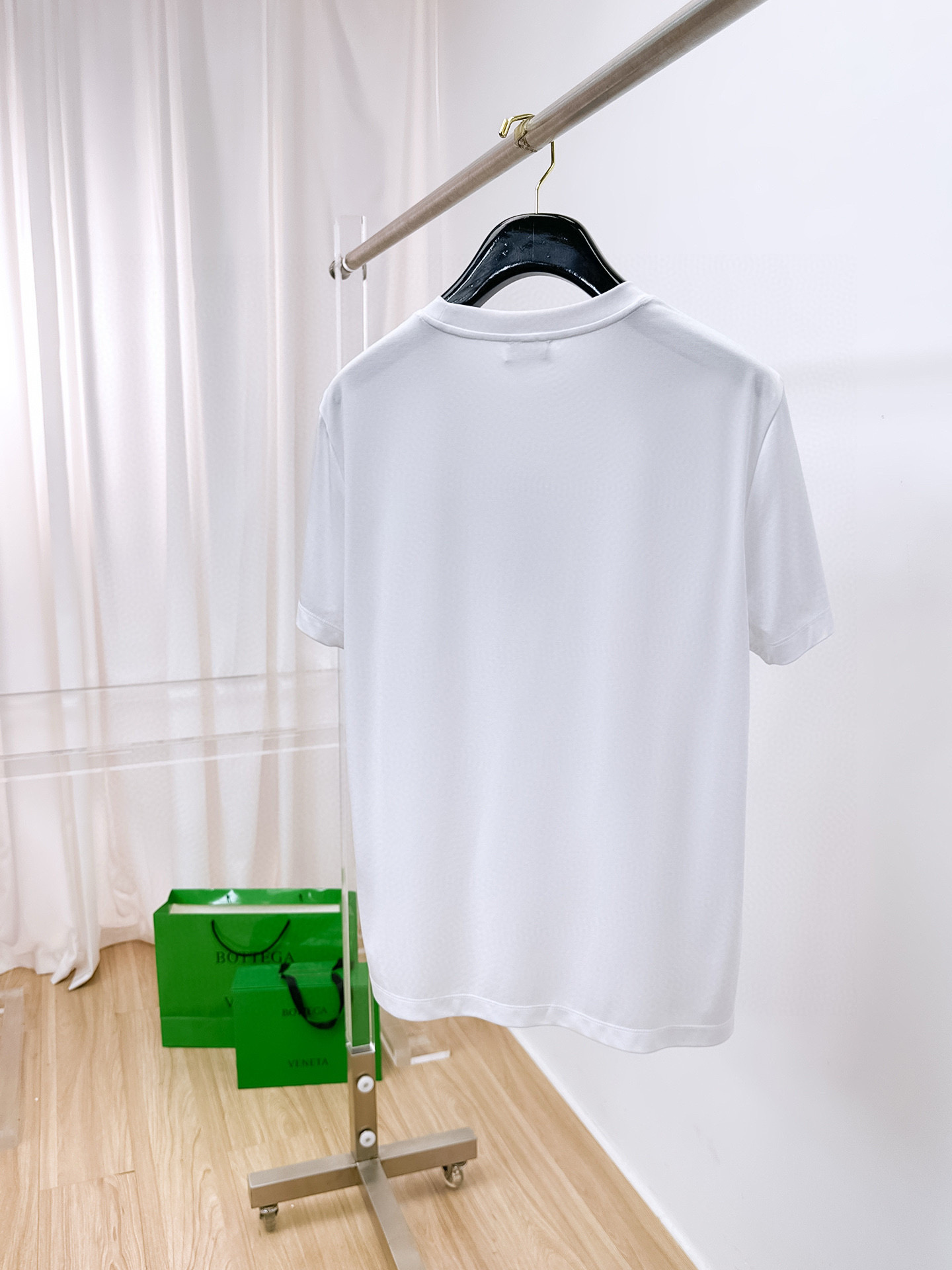  2025春夏新款首发专柜最新款圆领短袖 高端订制 设计前卫时尚！品牌logo重工艺设计 高端定制100