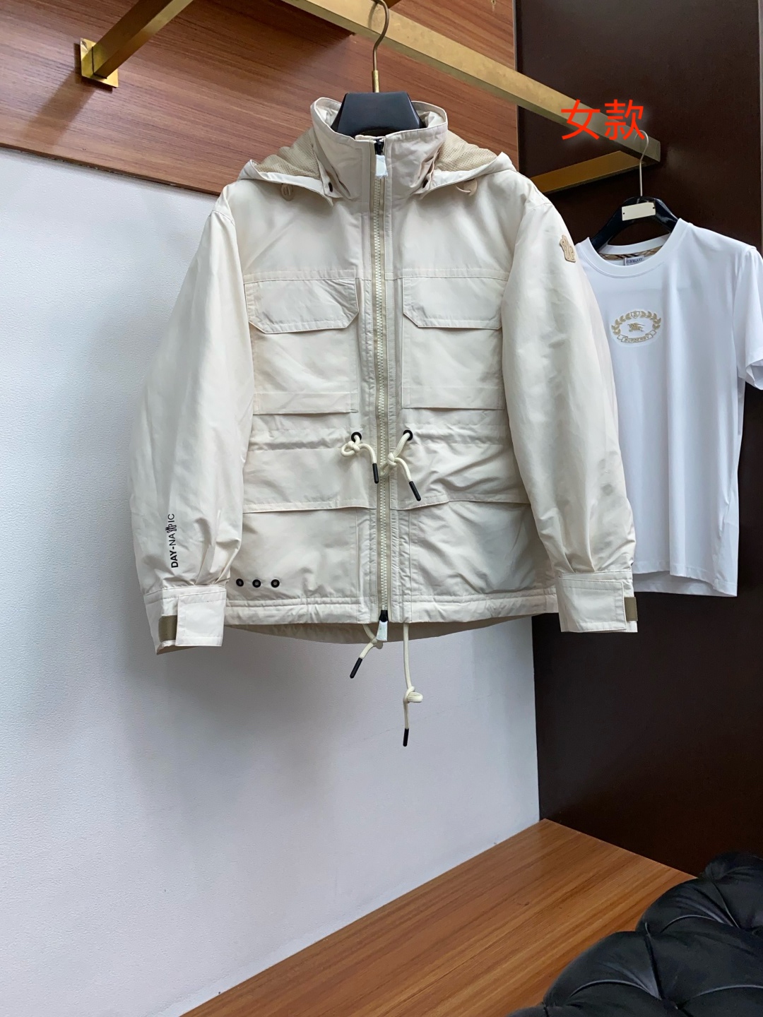女款 蒙口 秋冬新款羽绒服 原版11订制五金配件全进口原版定制 欢迎专柜对比 绝对的高品质 采用顶级90