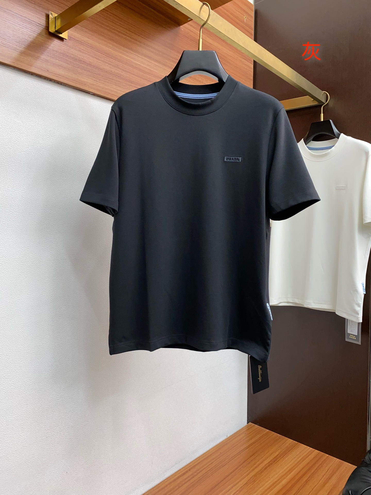 普拉达 2025秋冬新款.加厚打底单穿短袖T袖卫衣 订制320莫代尔空气层加厚面料.前后工艺细节特别好，