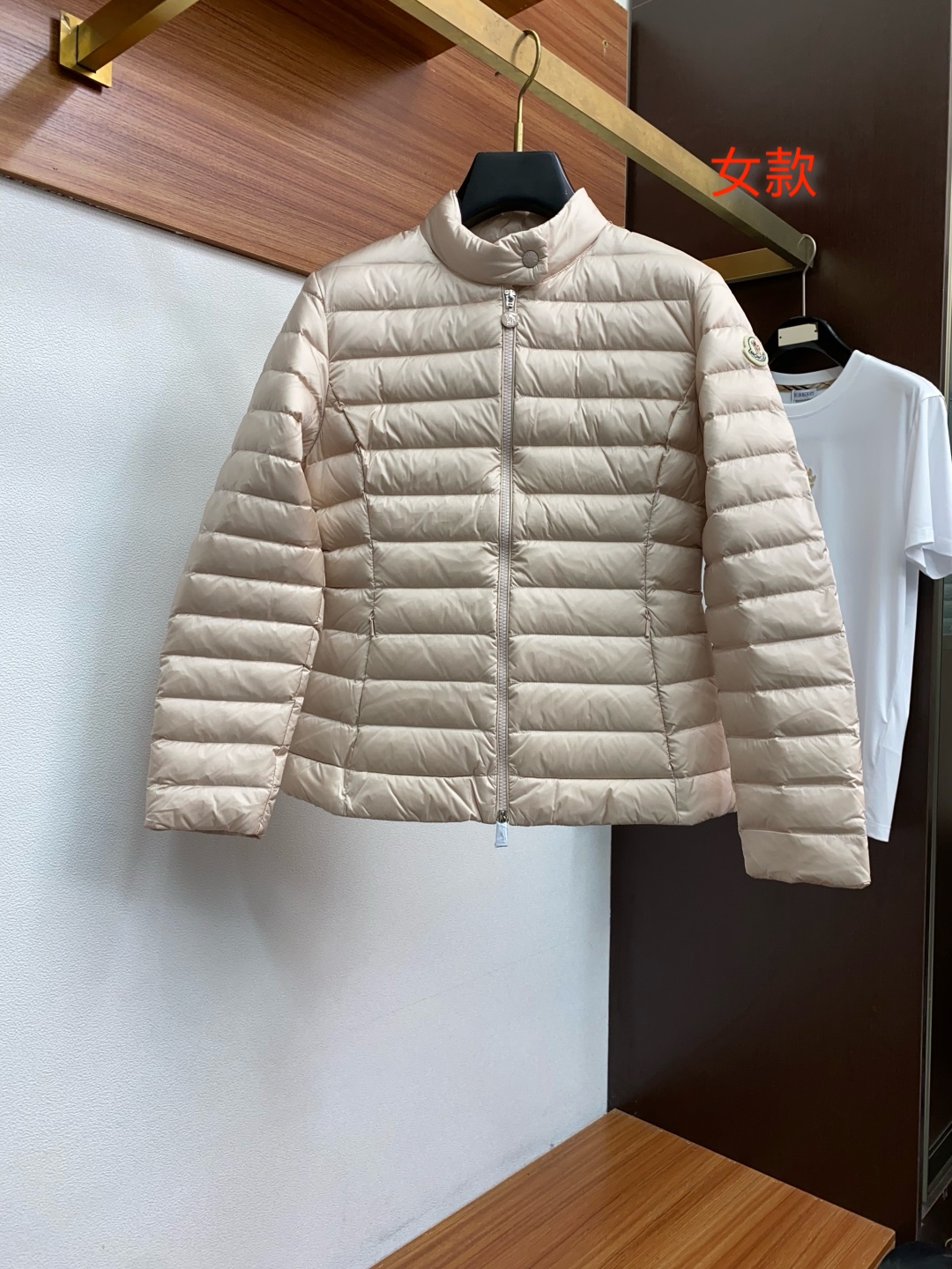 Moncler Dames Lichtgewicht Gewatteerd Donsjack - Stijlvol & Warm