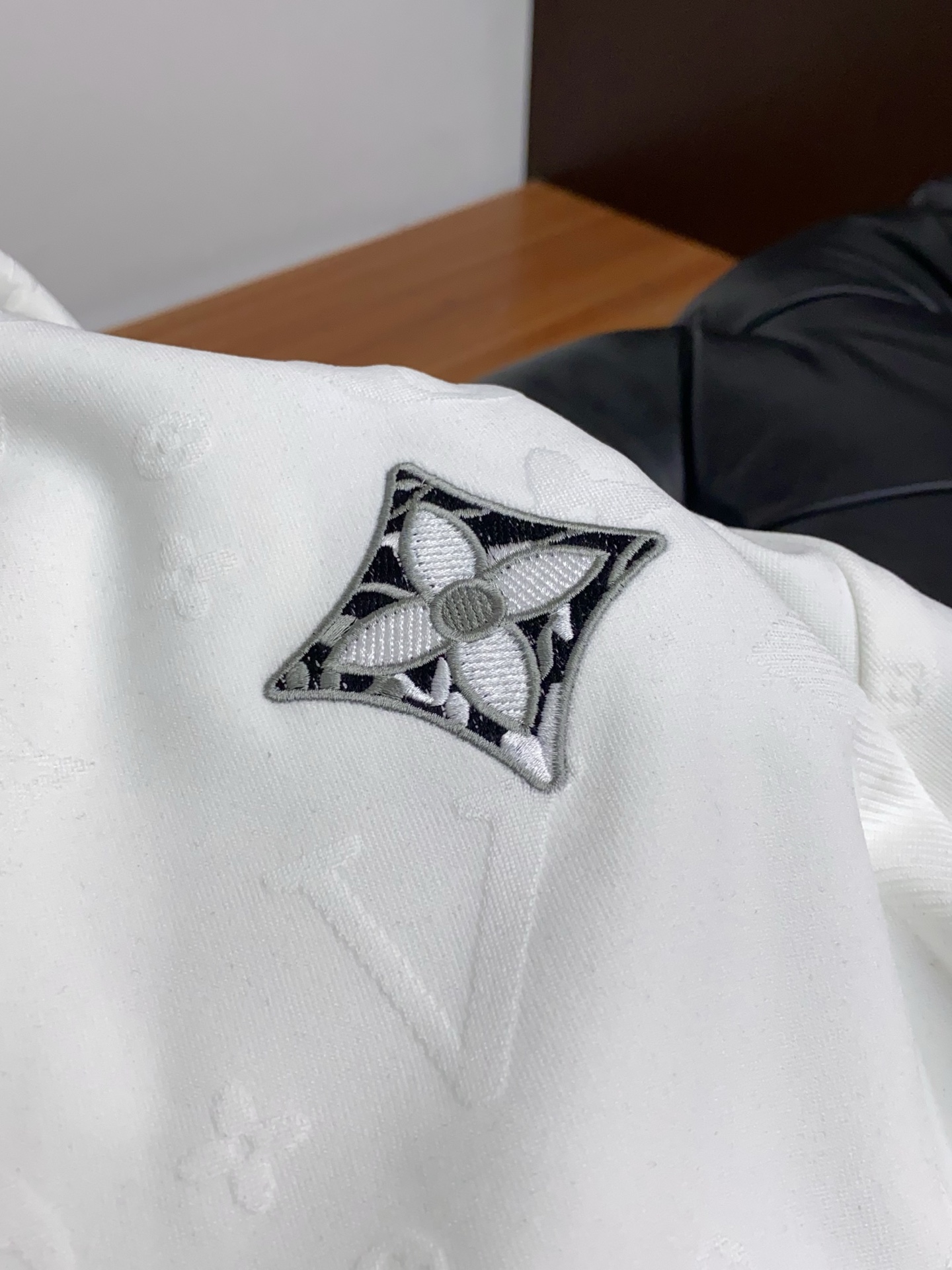 1v路易威登 秋冬新款拉链外套套装 高品质定制面料 顶级版本贸易公司渠道订单，海外精品独家限定发售，经典