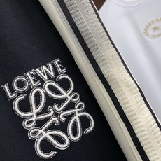 罗意威 秋冬新款拉链外套套装 高品质定制面料 顶级版本贸易公司渠道订单,海外精品独家限定发售,经典即永 罗意威 秋冬新款拉链外套套装 高品质定制面料 顶级版本贸易公司渠道订单,海外精品独家限定发售,经典即永
