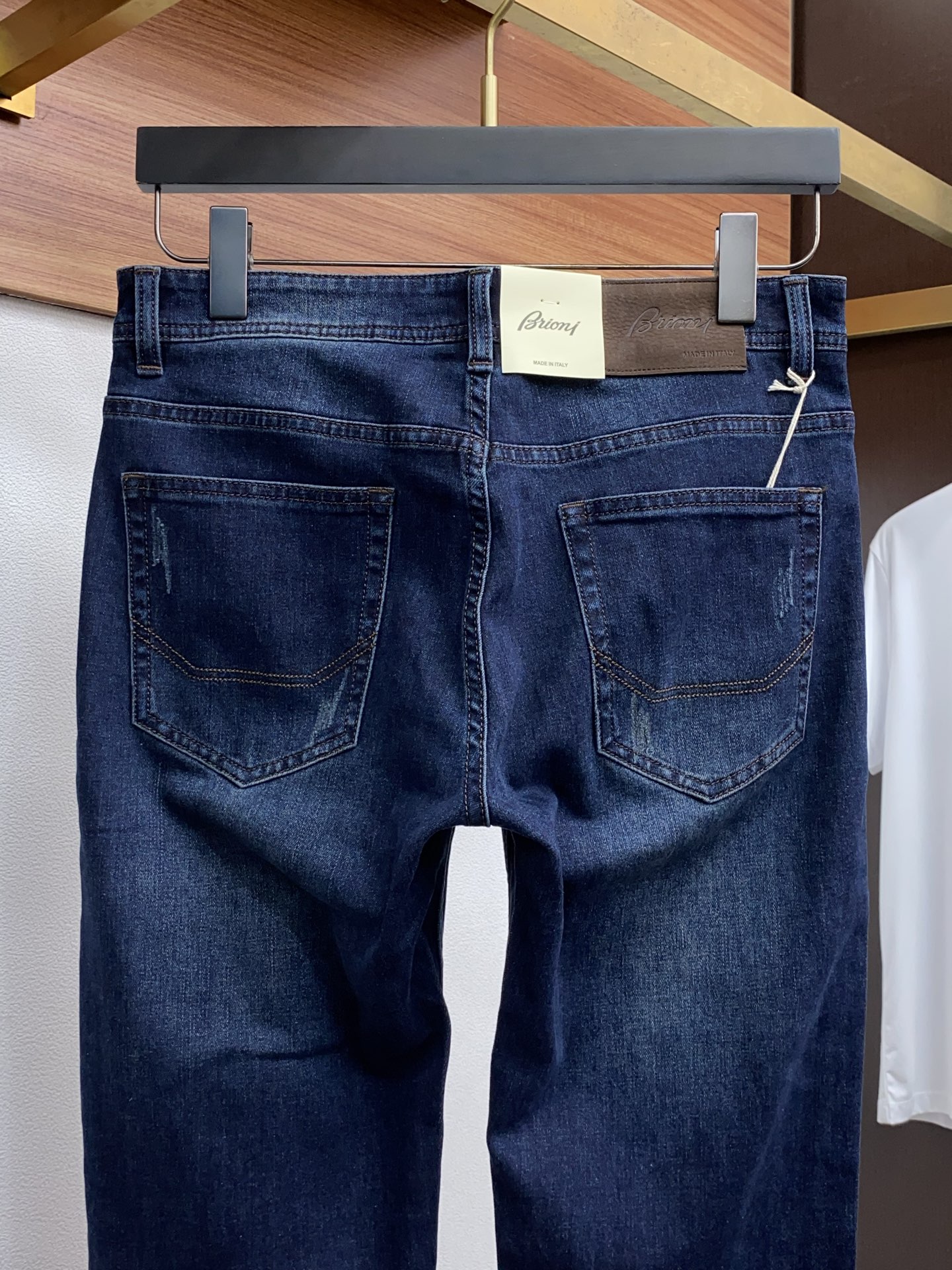 布莱奥尼 2025秋季新品 修身男士牛仔裤纯血统品 每季必出的类型，无需质疑的热卖王牌单品，符合四季最佳