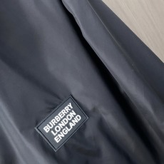 巴宝莉 2025FW男士秋冬夹克男装外套,休闲日常穿搭单品!上身修饰身形、定制面料将时装美学和新都市商务 巴宝莉 2025FW男士秋冬夹克男装外套,休闲日常穿搭单品!上身修饰身形、定制面料将时装美学和新都市商务