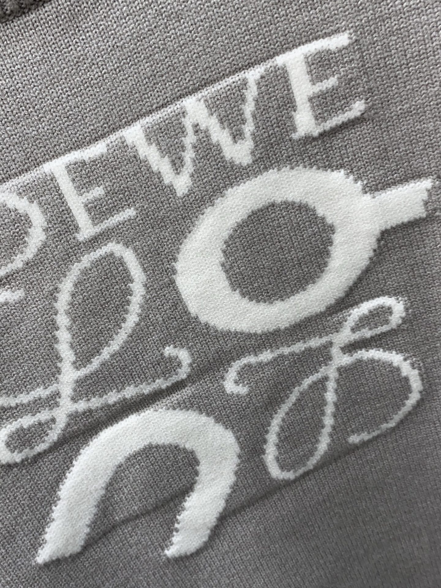 罗意威 2025FW男士秋冬毛衣 打底外穿毛衣 针织衫休闲日常穿搭单品！上身修饰身形、定制面料将时装美学