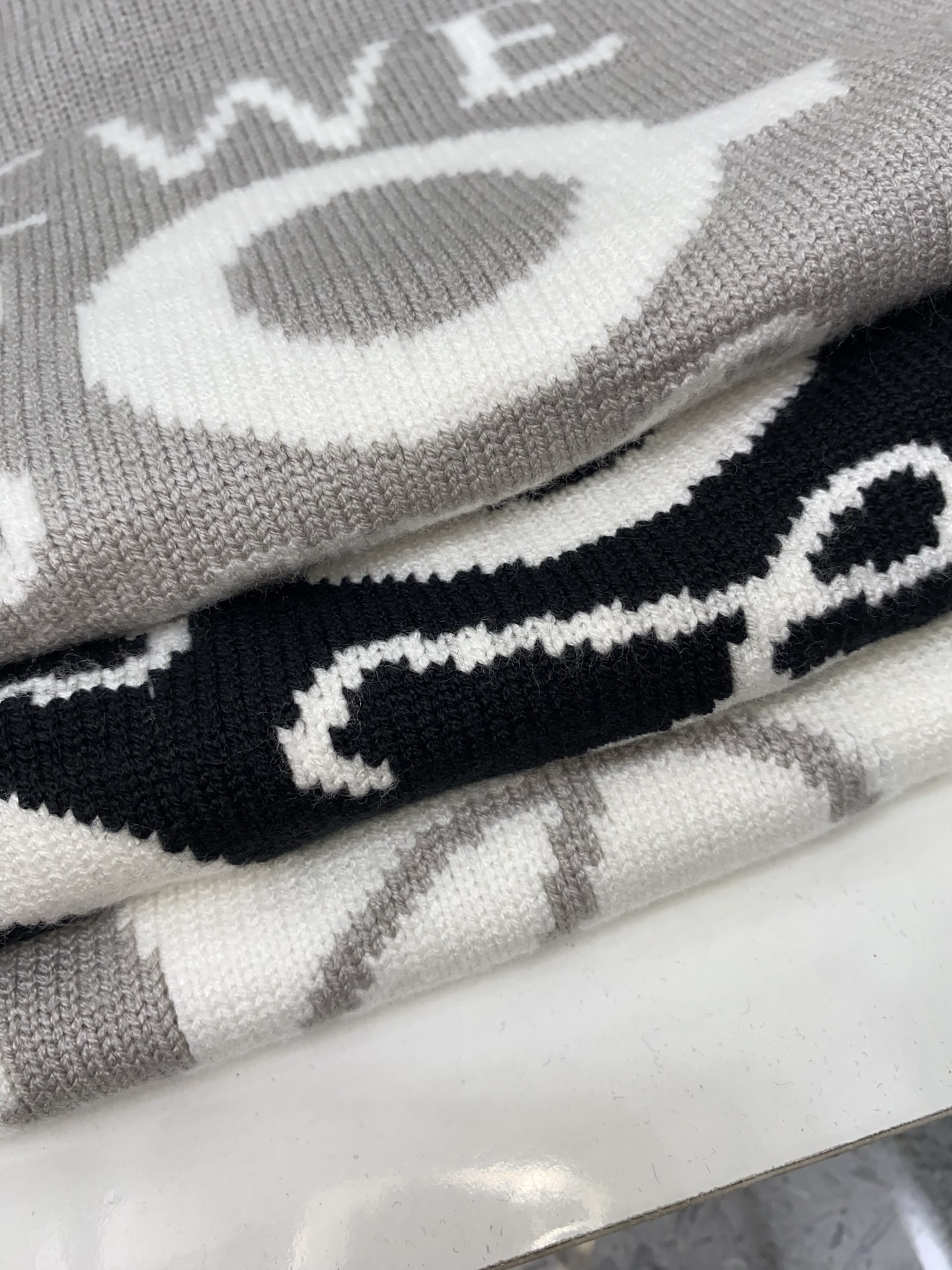 罗意威 2025FW男士秋冬毛衣 打底外穿毛衣 针织衫休闲日常穿搭单品！上身修饰身形、定制面料将时装美学