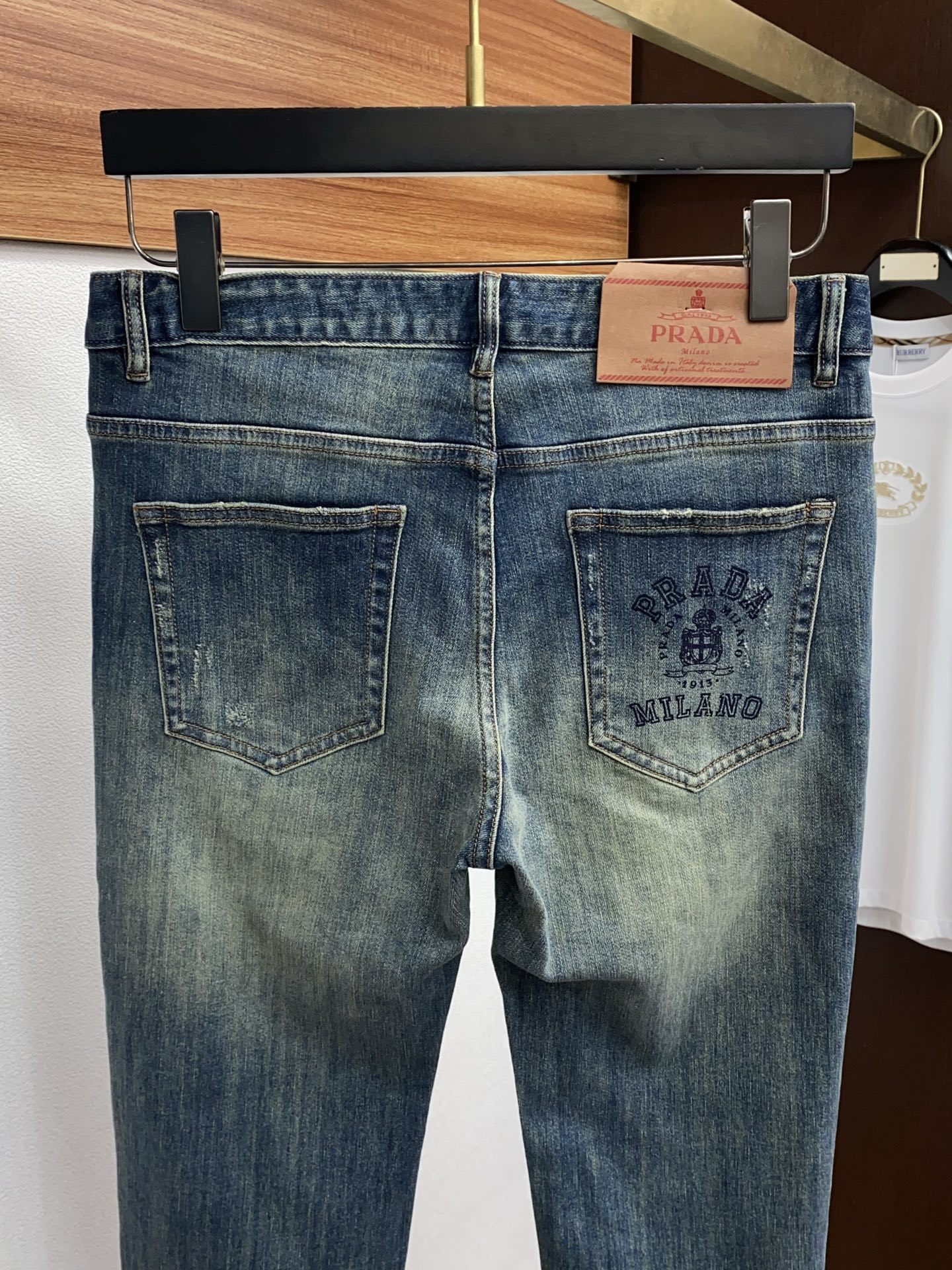 普拉达 2025SS秋冬 新品 原单男士修身牛仔休闲裤 纯血统品 G柜7000+ 每季必出的类型,无需质