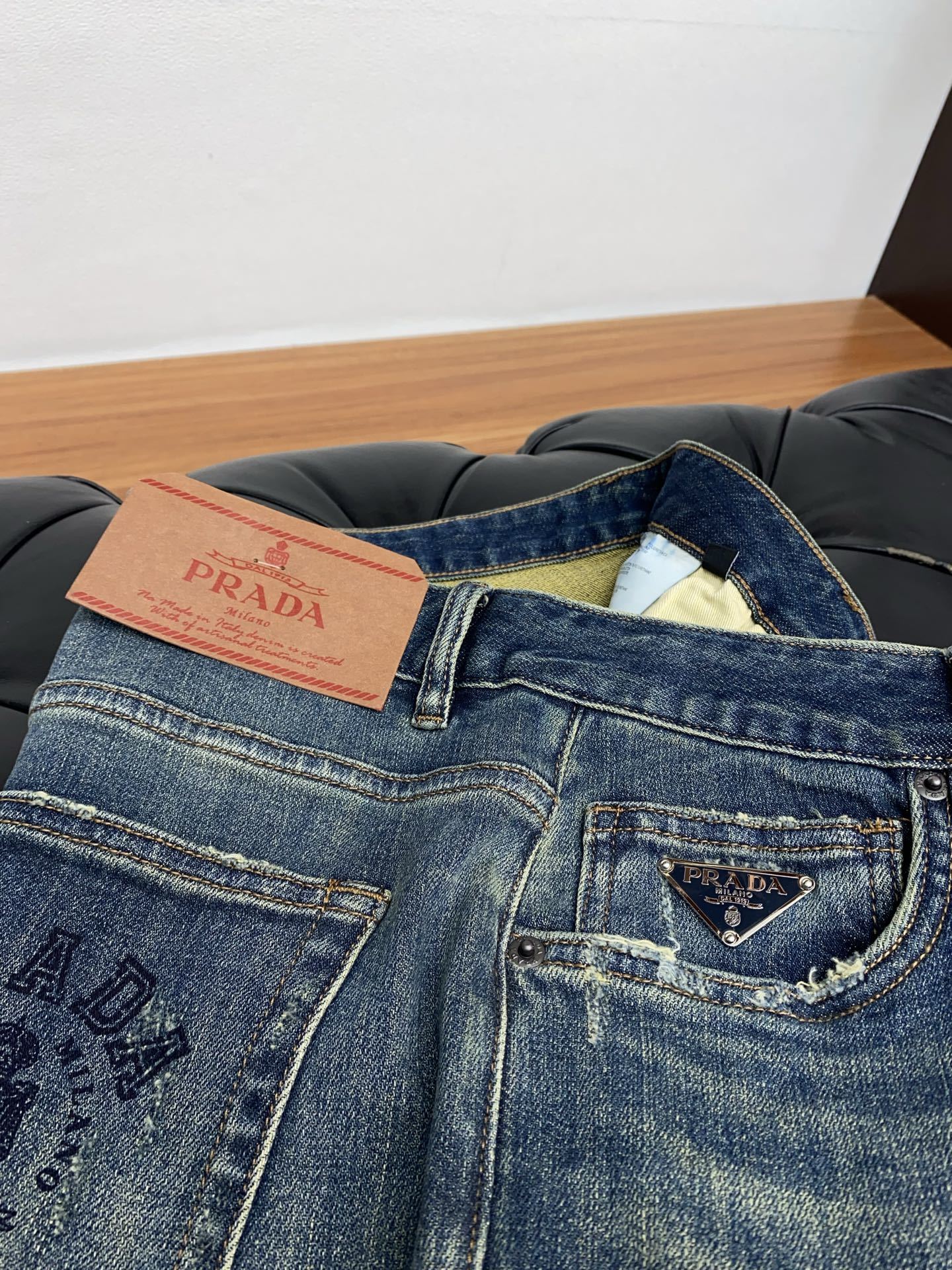 普拉达 2025SS秋冬 新品 原单男士修身牛仔休闲裤 纯血统品 G柜7000+ 每季必出的类型,无需质