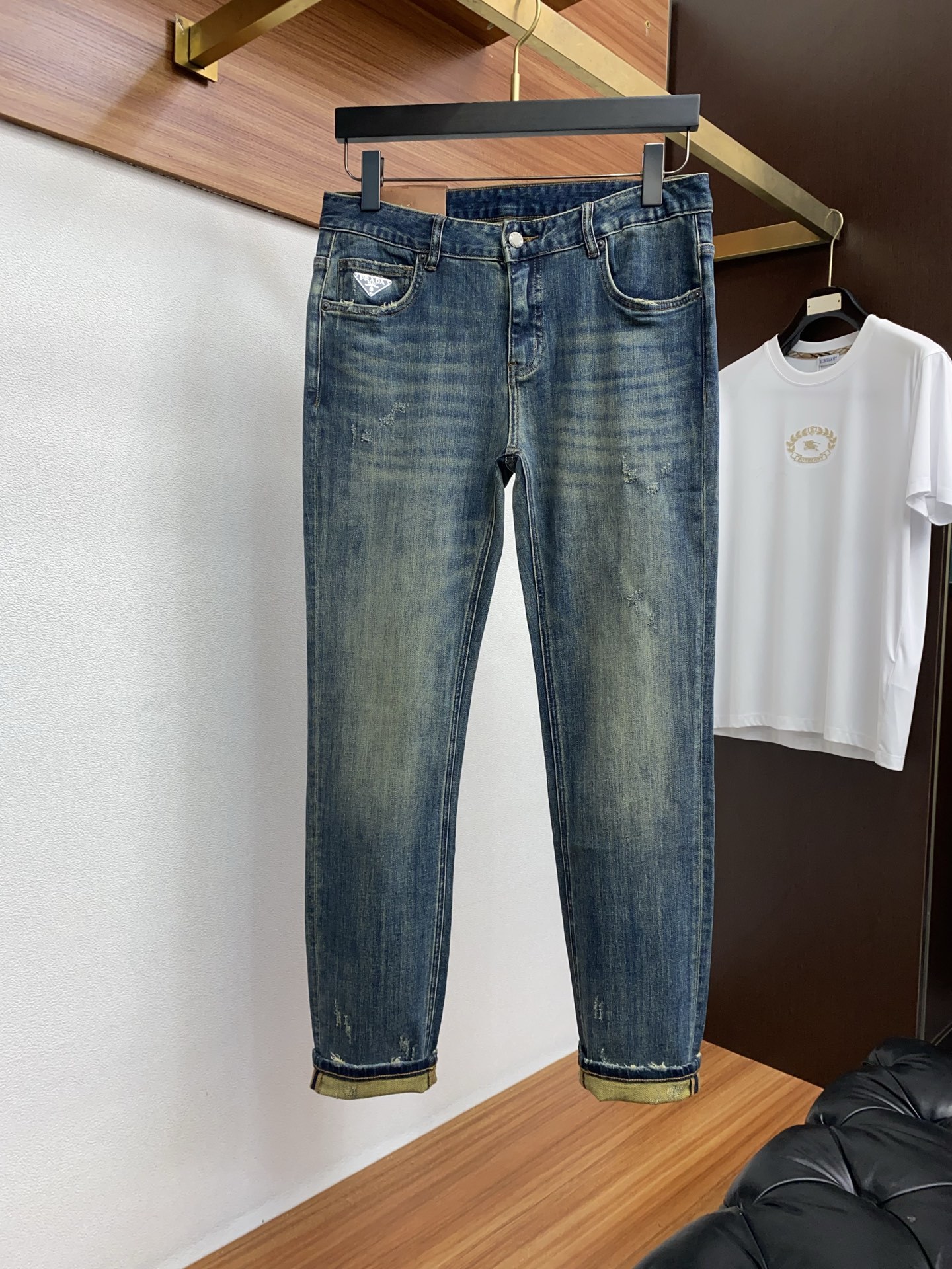 普拉达 2025SS秋冬 新品 原单男士修身牛仔休闲裤 纯血统品 G柜7000+ 每季必出的类型,无需质