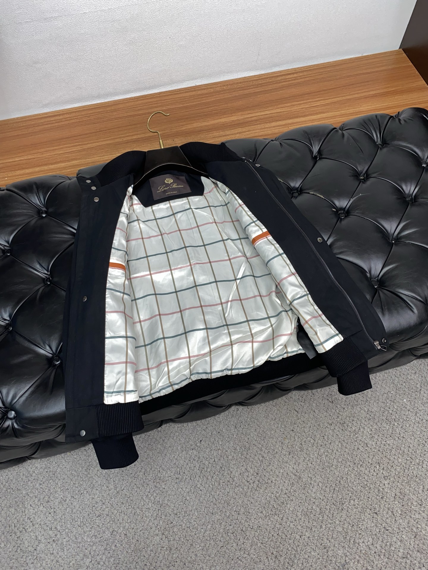lP🆕 诺悠翩雅 25ss最新品 立领领夹克外套，设计帅气有型！百搭必备单品，时尚潮牌， 轻松营造酷帅氛