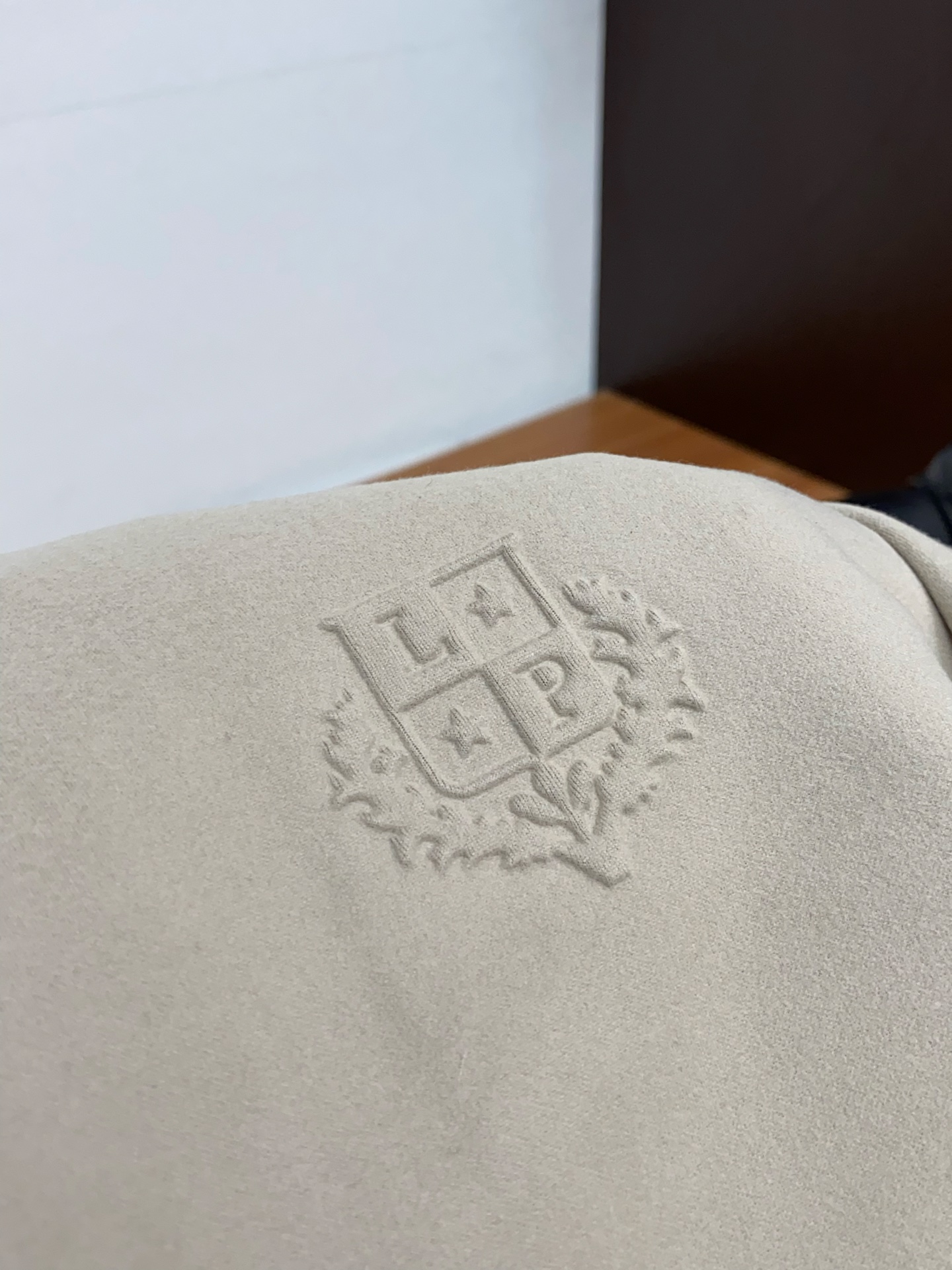 lP🆕 诺悠翩雅 25ss最新品 立领领夹克外套，设计帅气有型！百搭必备单品，时尚潮牌， 轻松营造酷帅氛