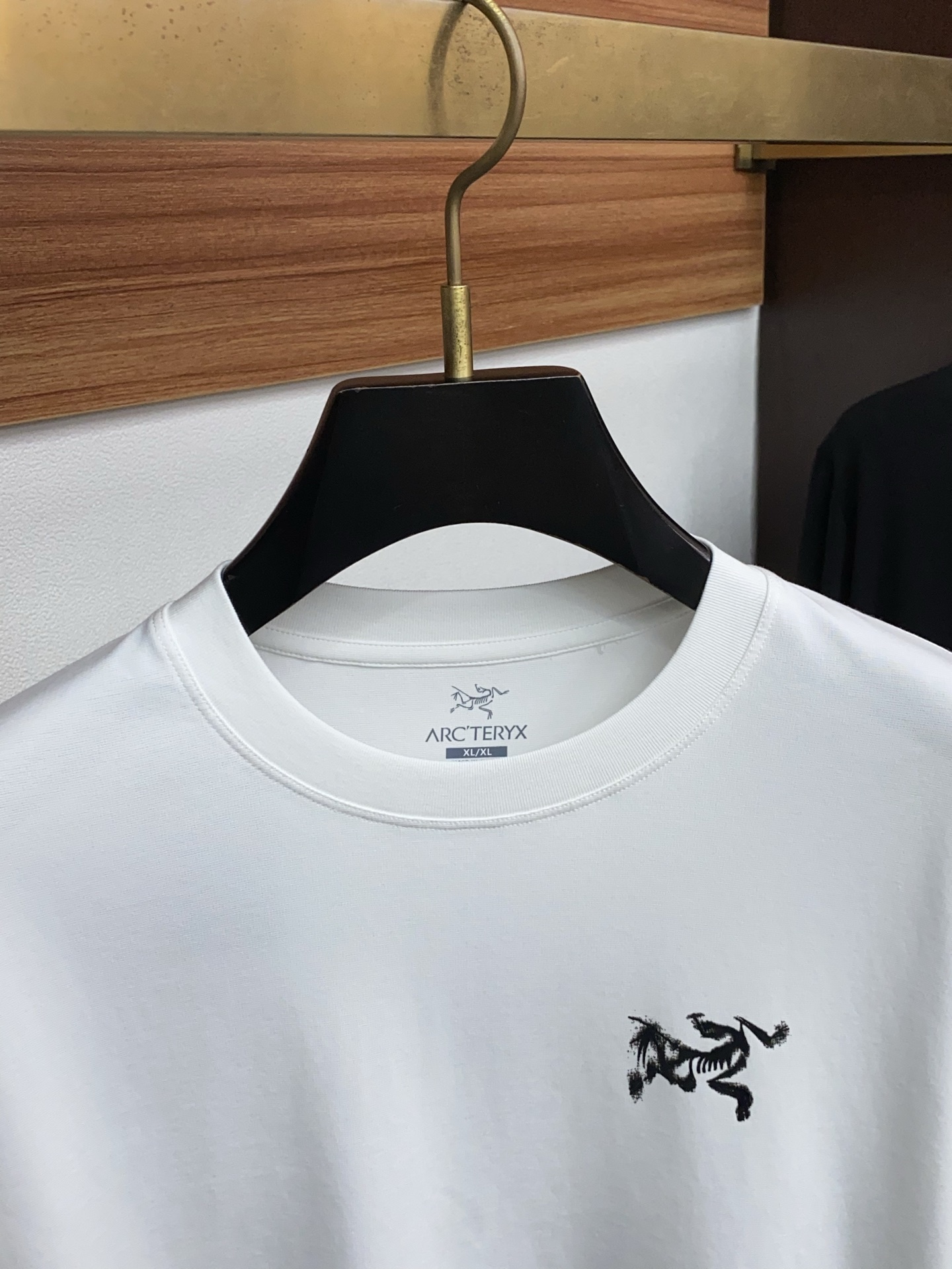 始祖鸟 男士高端简约圆领长袖T恤衫 ,香港洋行渠道货,纯正血统品质,25年秋冬 新款,经典王牌系列!高端