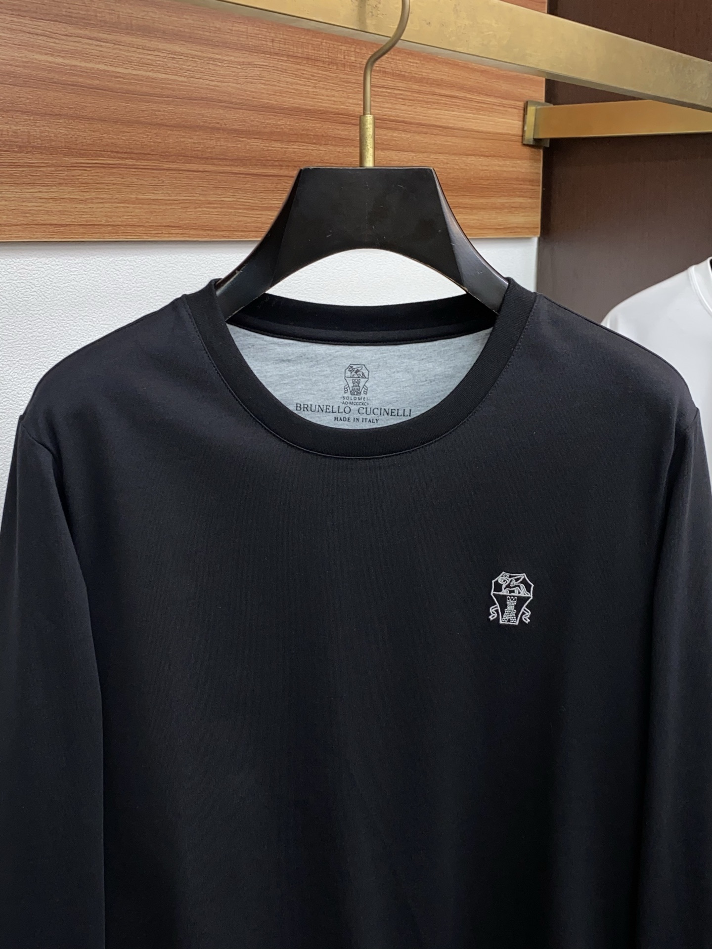 BC 新品2025AW秋冬新品,男士胸前经典 基础款圆领长袖T恤打底衫!贸易公司渠道稀出,同步GW发售,