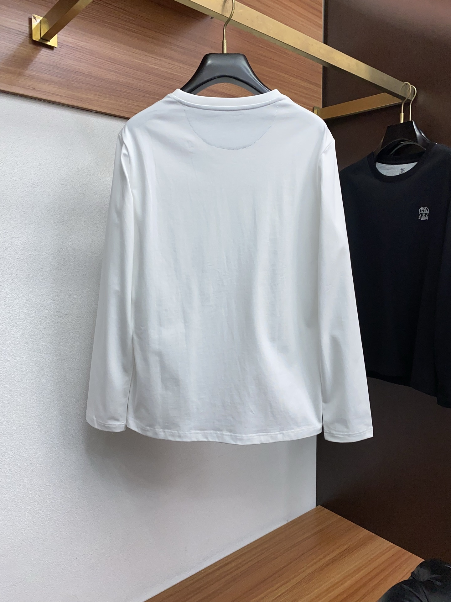 lP🆕 诺悠翩雅 新品2025AW秋冬新品,男士胸前经典 基础款圆领长袖T恤打底衫!贸易公司渠道稀出,同