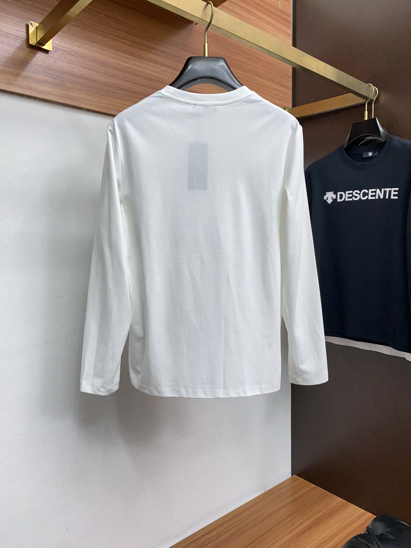 迪桑特 男士高端简约圆领长袖T恤衫 ，香港洋行渠道货，纯正血统品质，25年秋冬 新款，经典王牌系列！高端