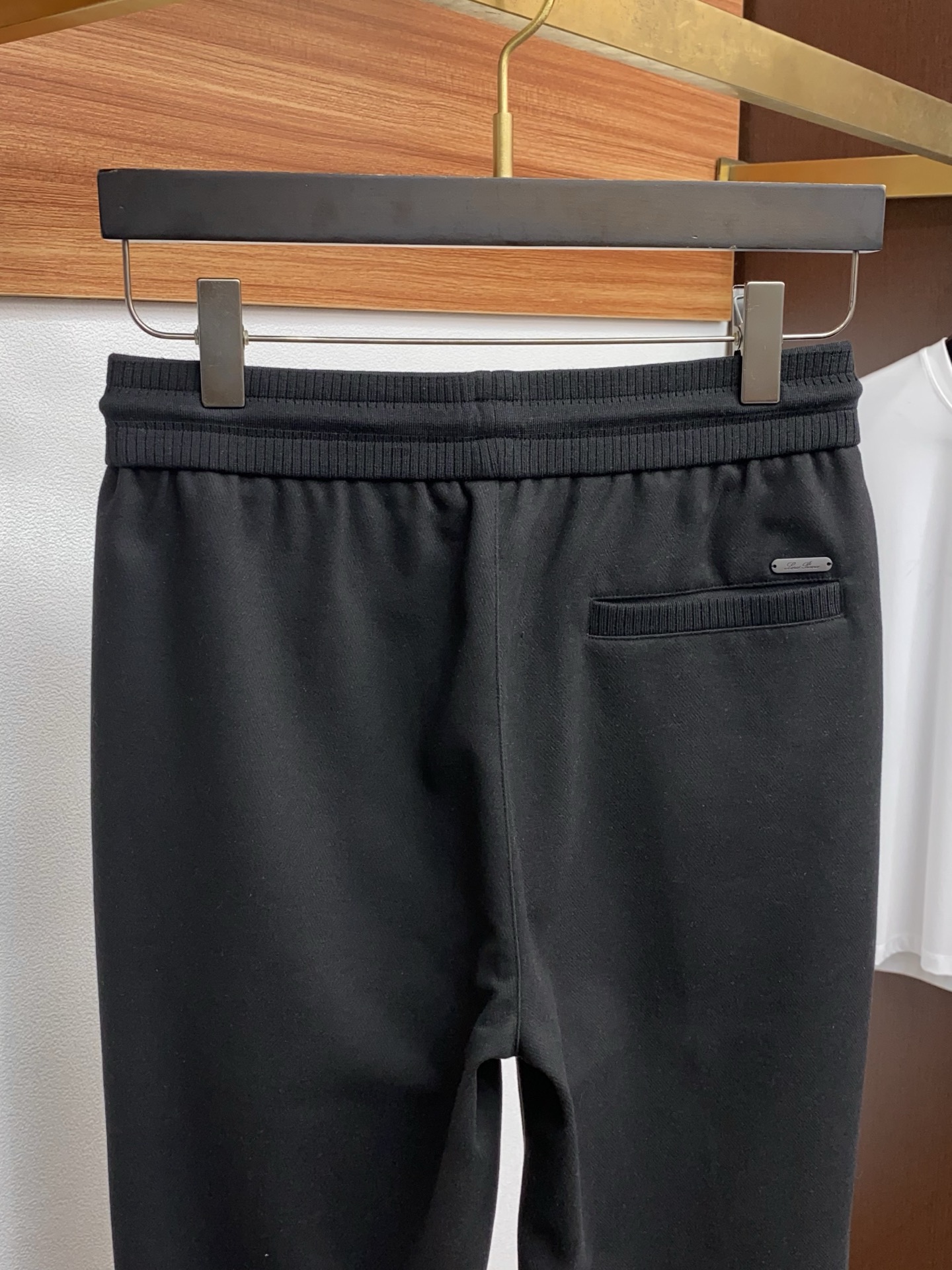 lP🆕 诺悠翩雅 秋冬新款男士直筒运动裤，羊绒羊毛混纺面料、三标齐、松紧腰抽绳、两侧口袋设计，合体的裁剪