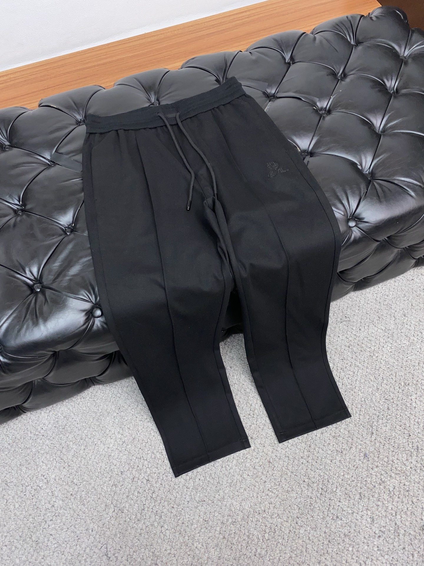 lP🆕 诺悠翩雅 秋冬新款男士直筒运动裤，羊绒羊毛混纺面料、三标齐、松紧腰抽绳、两侧口袋设计，合体的裁剪